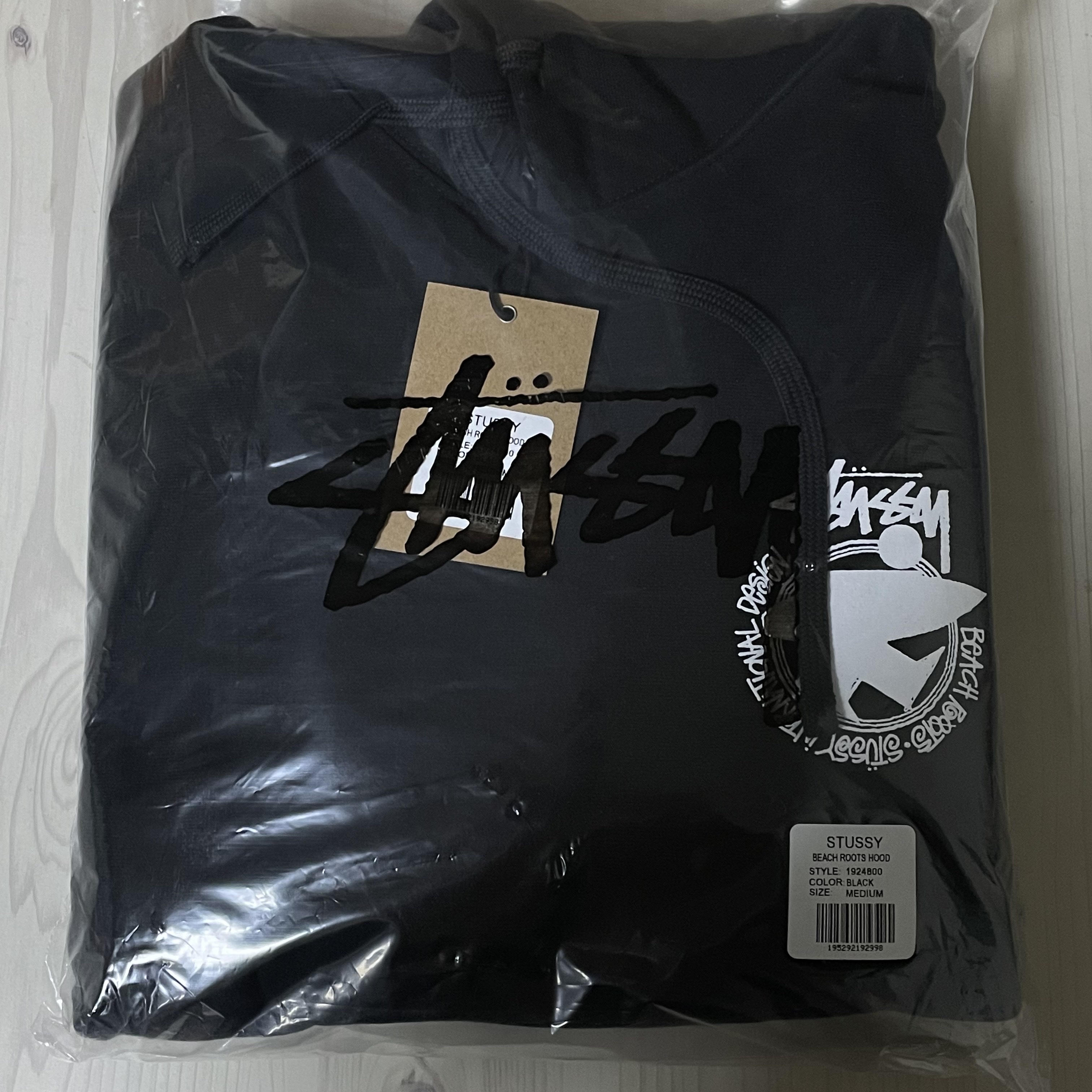 Stussy Beach Roots Hoodie Black 착용 스타일 - 4