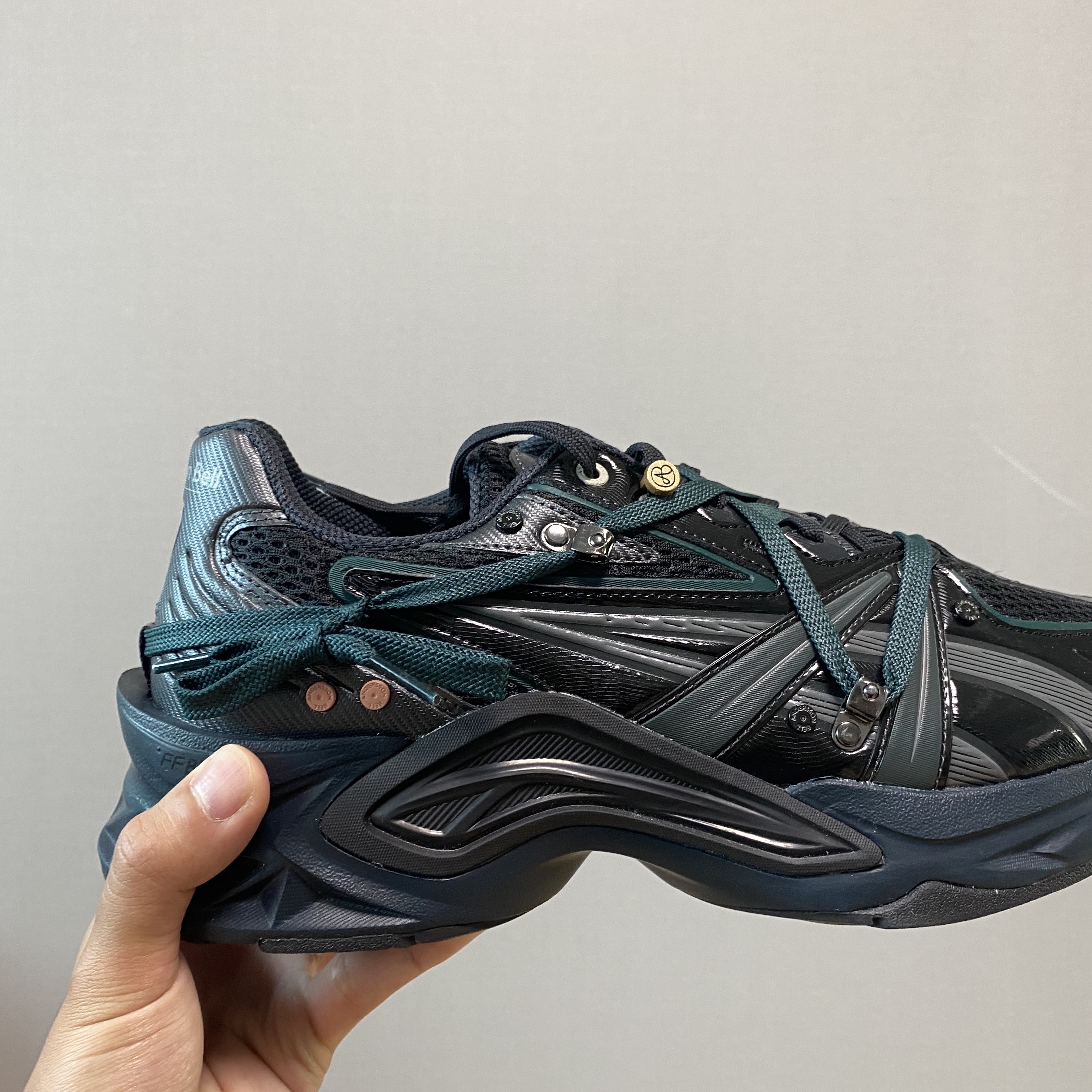 Asics x Andersson Bell HN2-S Protoblast Black 착용 스타일 - 2