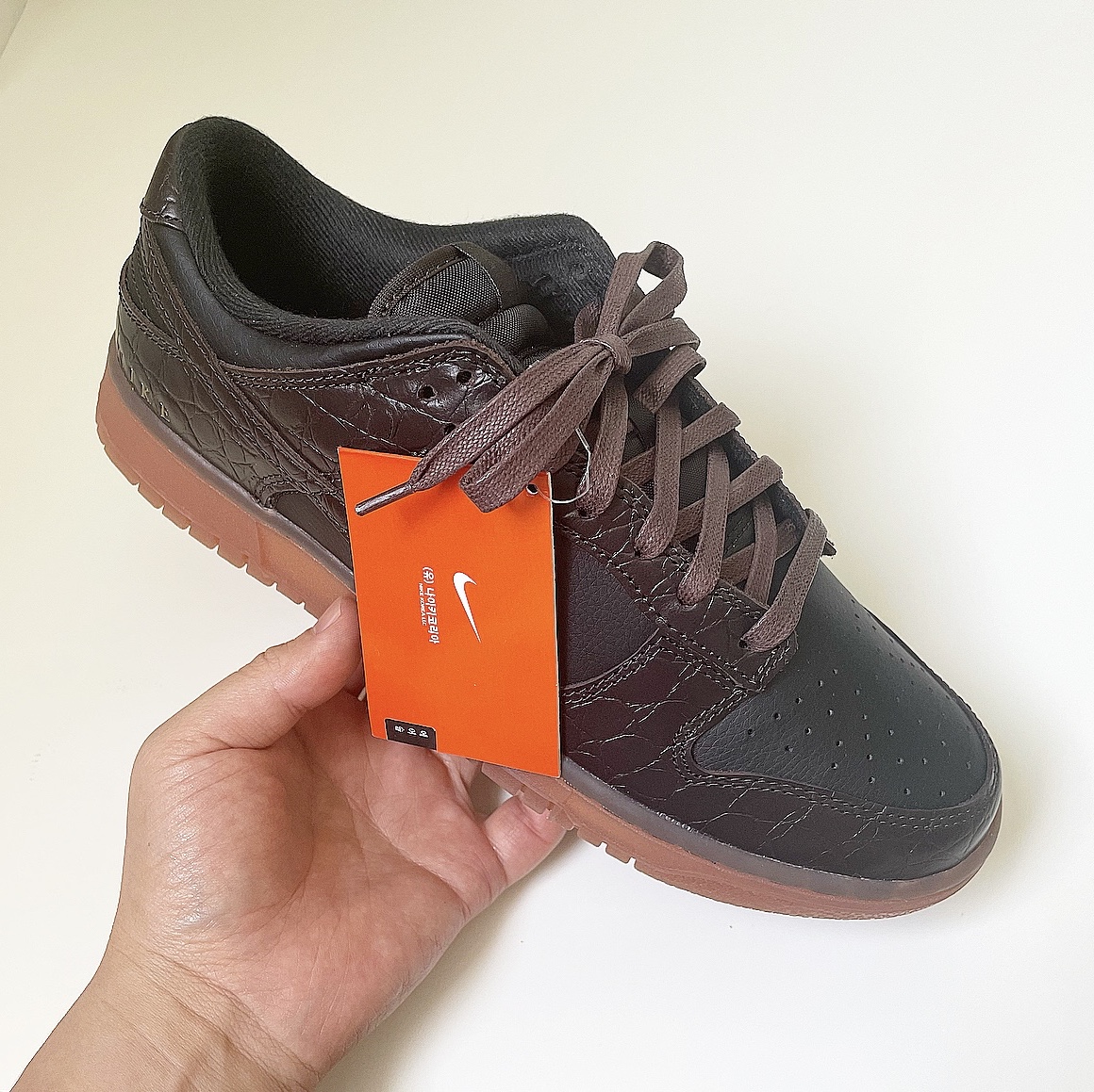 Nike Dunk Low SE Velvet Brown and Black 착용 스타일 - 1