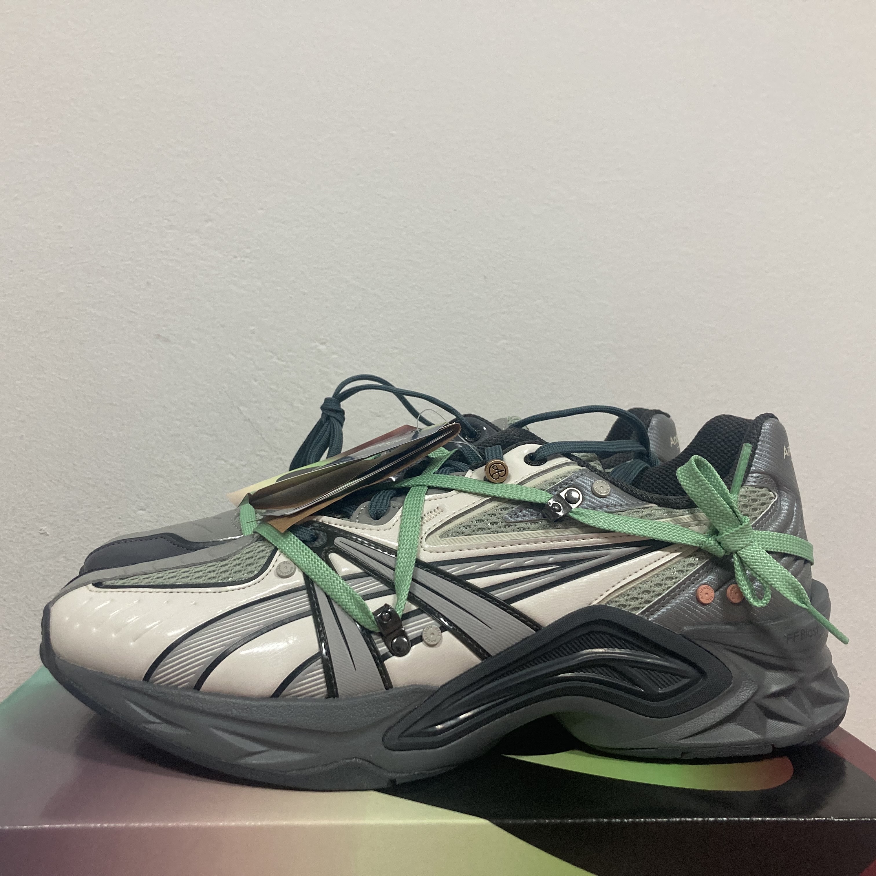 Asics x Andersson Bell HN2-S Protoblast Smoke Grey 착용 스타일 - 2