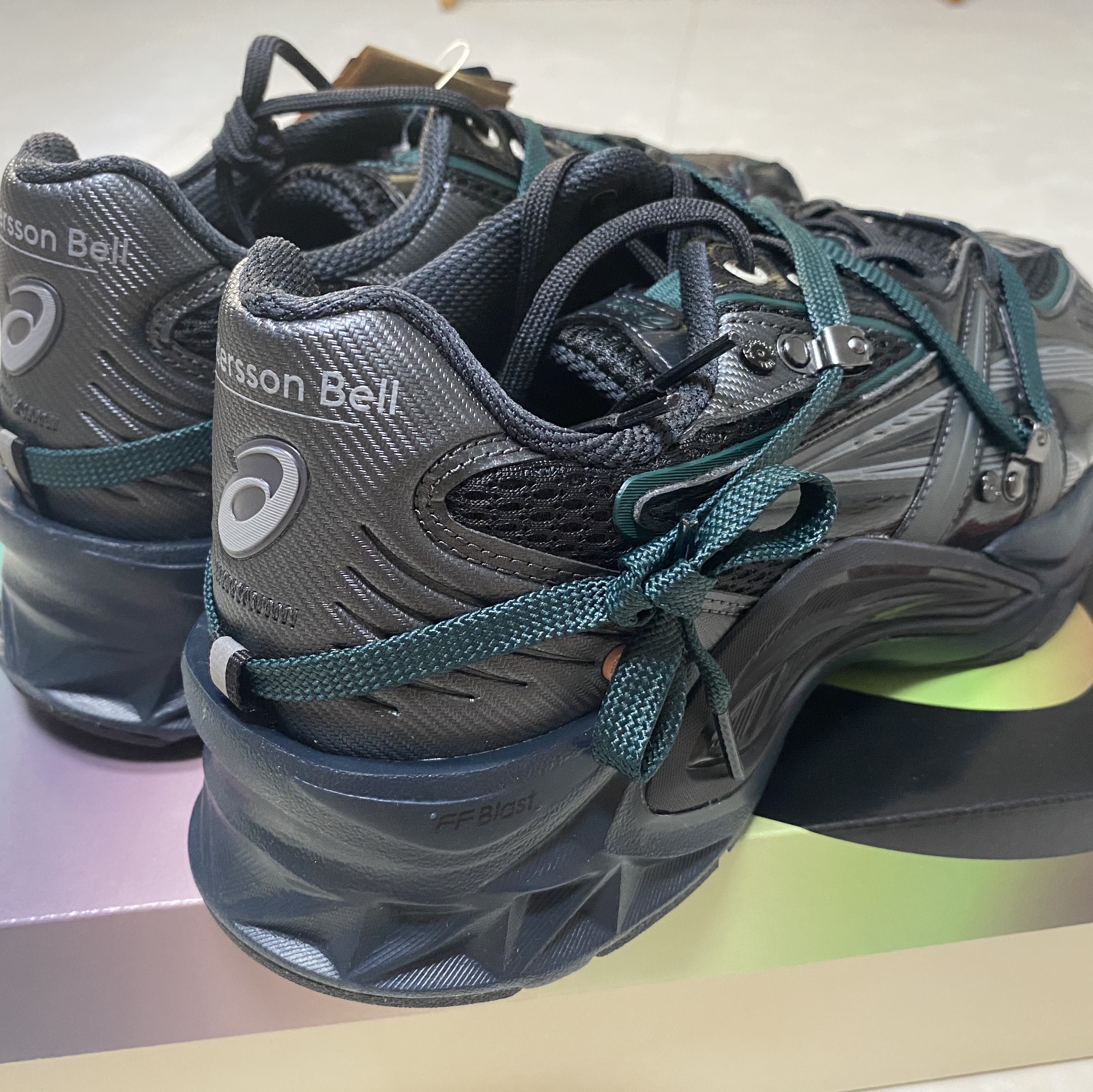Asics x Andersson Bell HN2-S Protoblast Black 착용 스타일 - 1