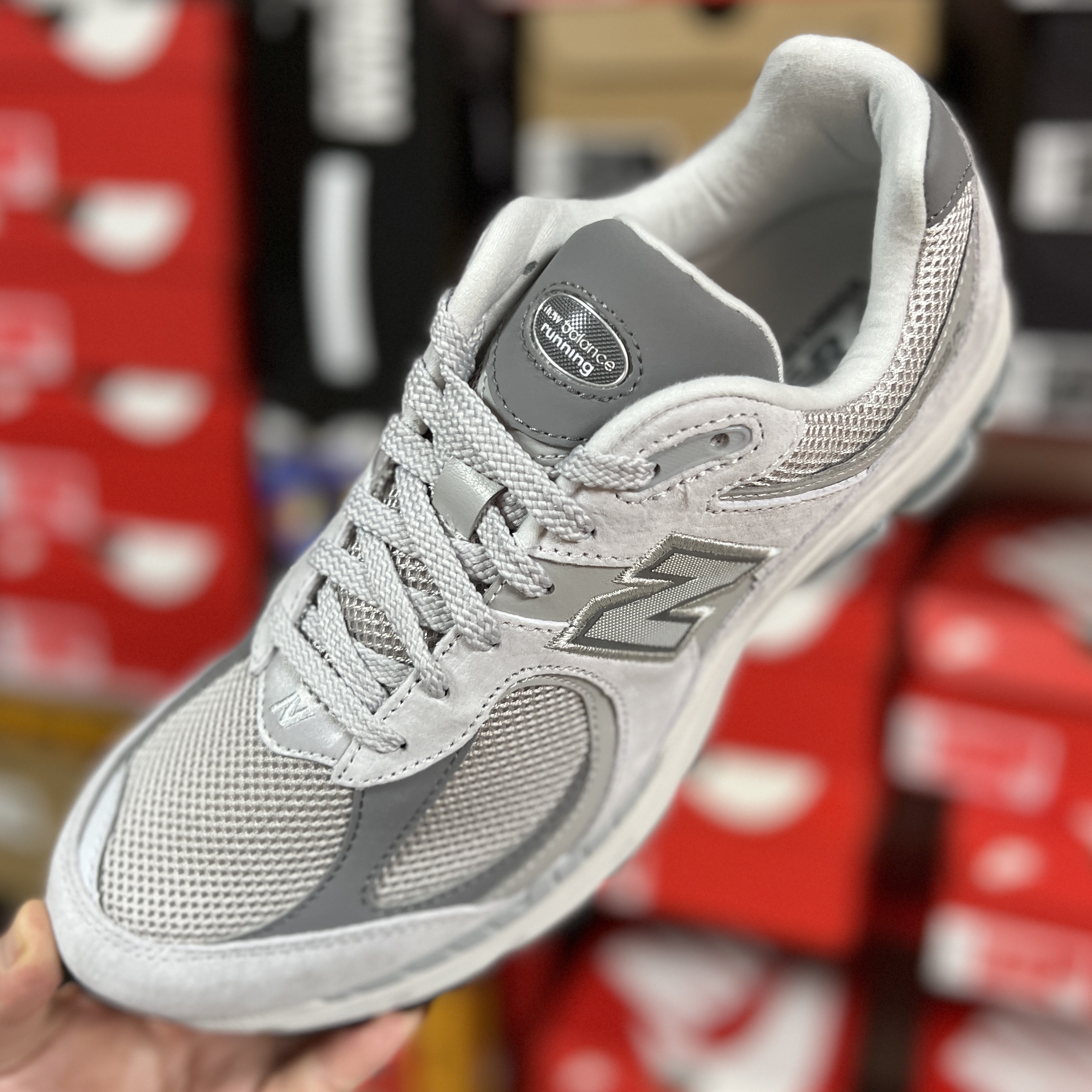 New Balance 2002R T2 Gray 착용 스타일 - 1