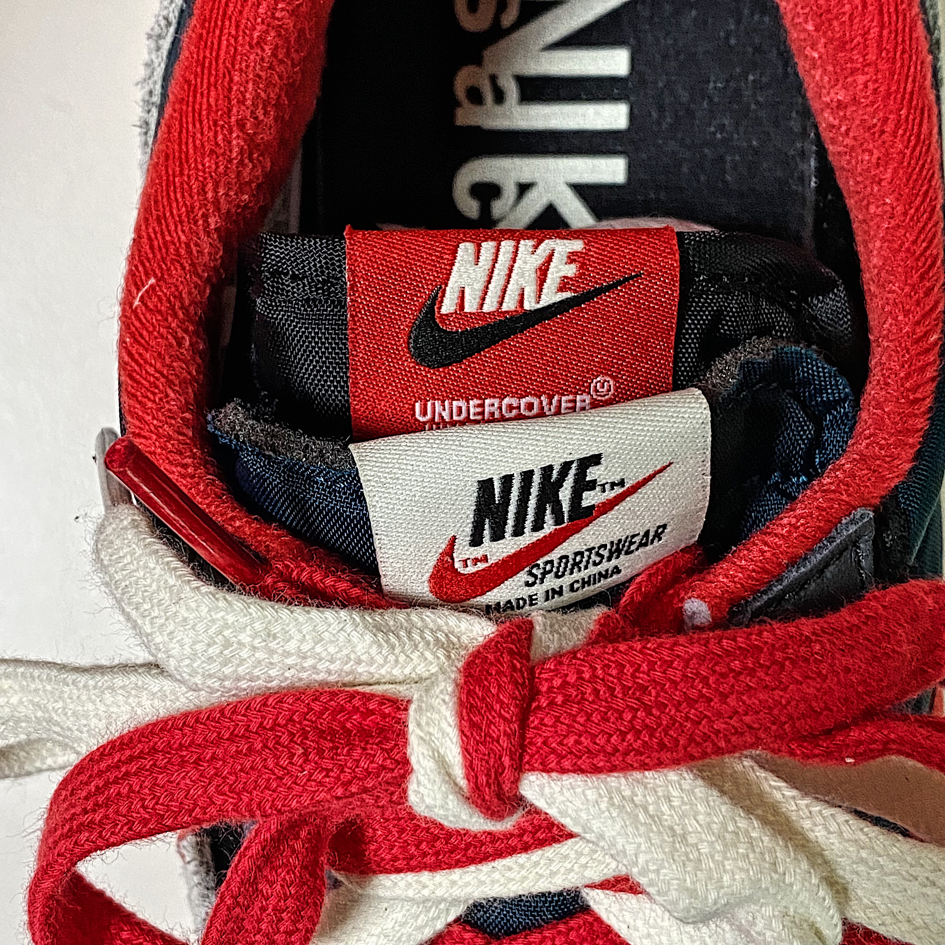 Nike x Sacai x Undercover LDWaffle Midnight Spruce University Red 착용 스타일 - 3