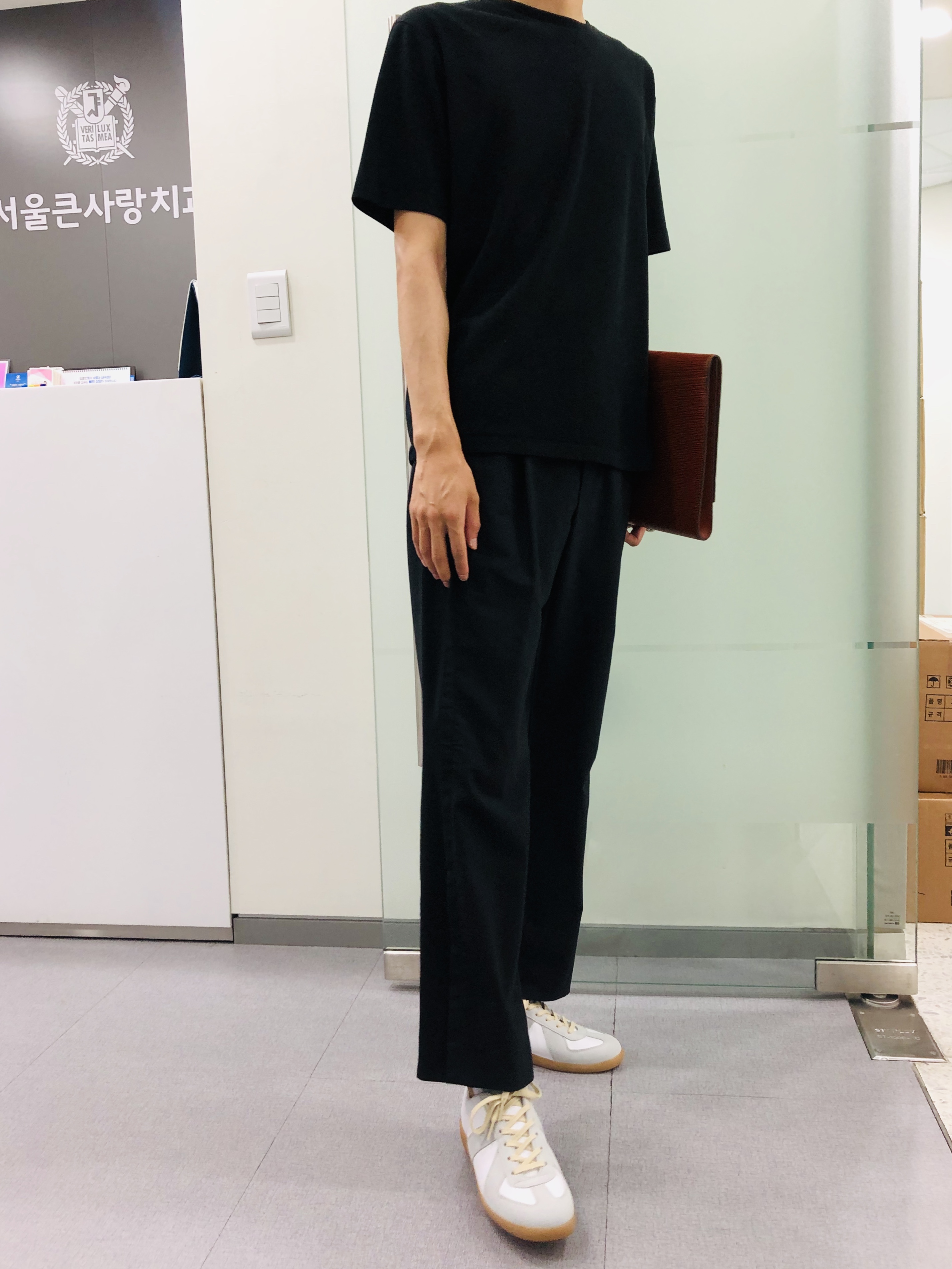 Maison Margiela Calfskin Replica Sneakers 착용 스타일