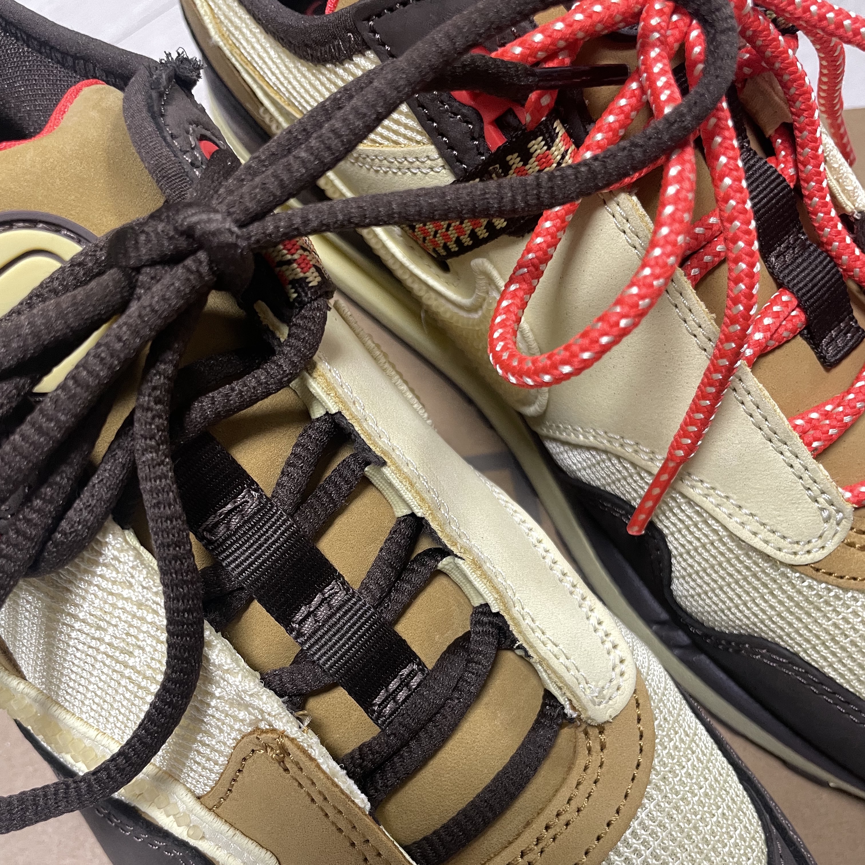 Nike x Travis Scott Air Max 1 Cact.us Brown 착용 스타일 - 3