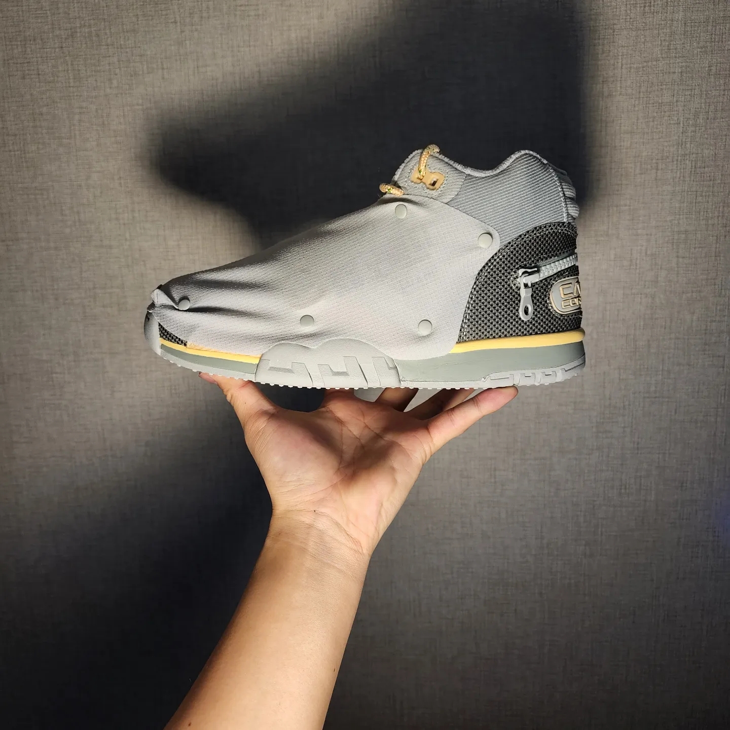 Nike x Travis Scott Nike Air Trainer 1 Grey Haze and Dusty Sage 착용 스타일 - 2