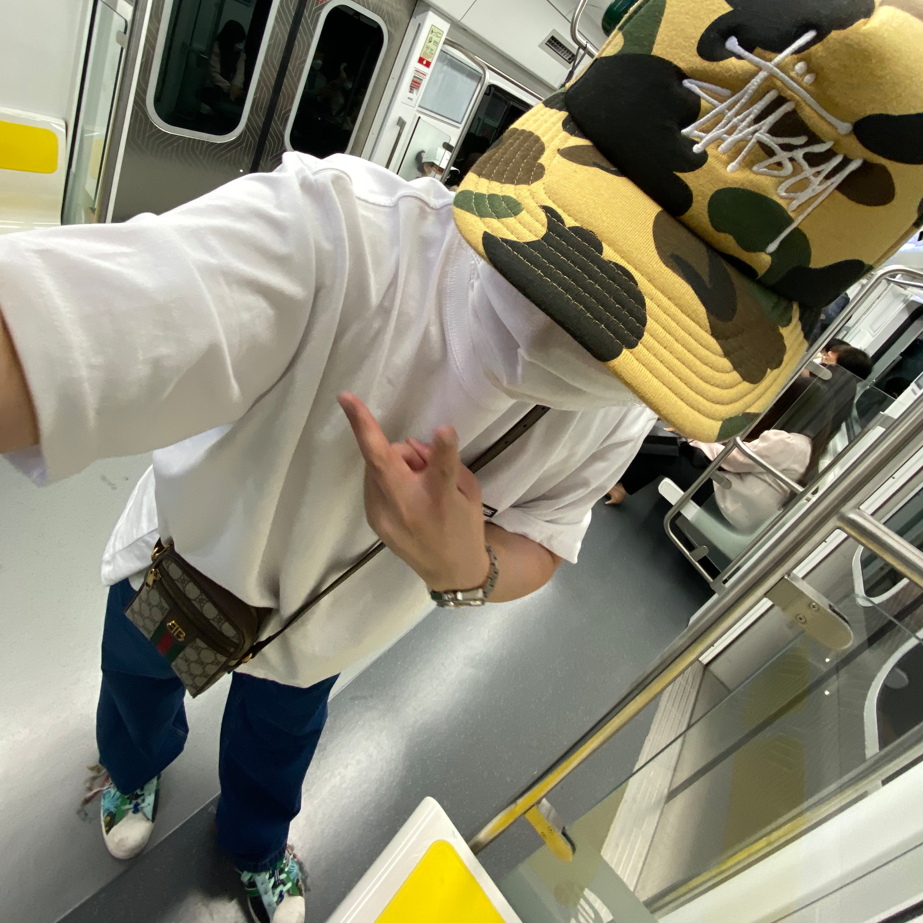 Stussy x BAPE Trucker Cap Yellow, Adidas x Sean Wotherspoon Superstar Superearth Black 착용 스타일 - 1