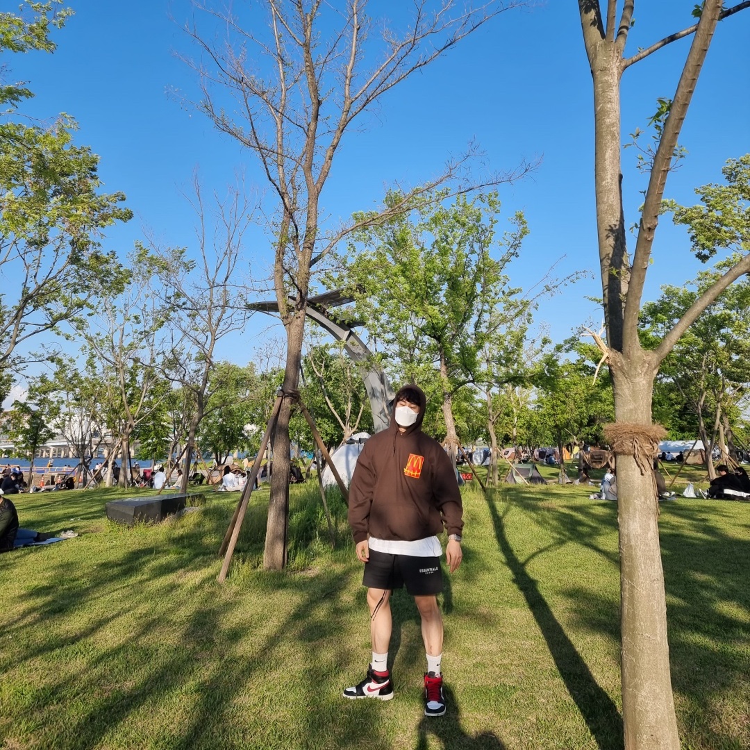 Jordan 1 Retro High OG Gym Red, Essentials Sweatshorts Black 2020 착용 스타일 - 2