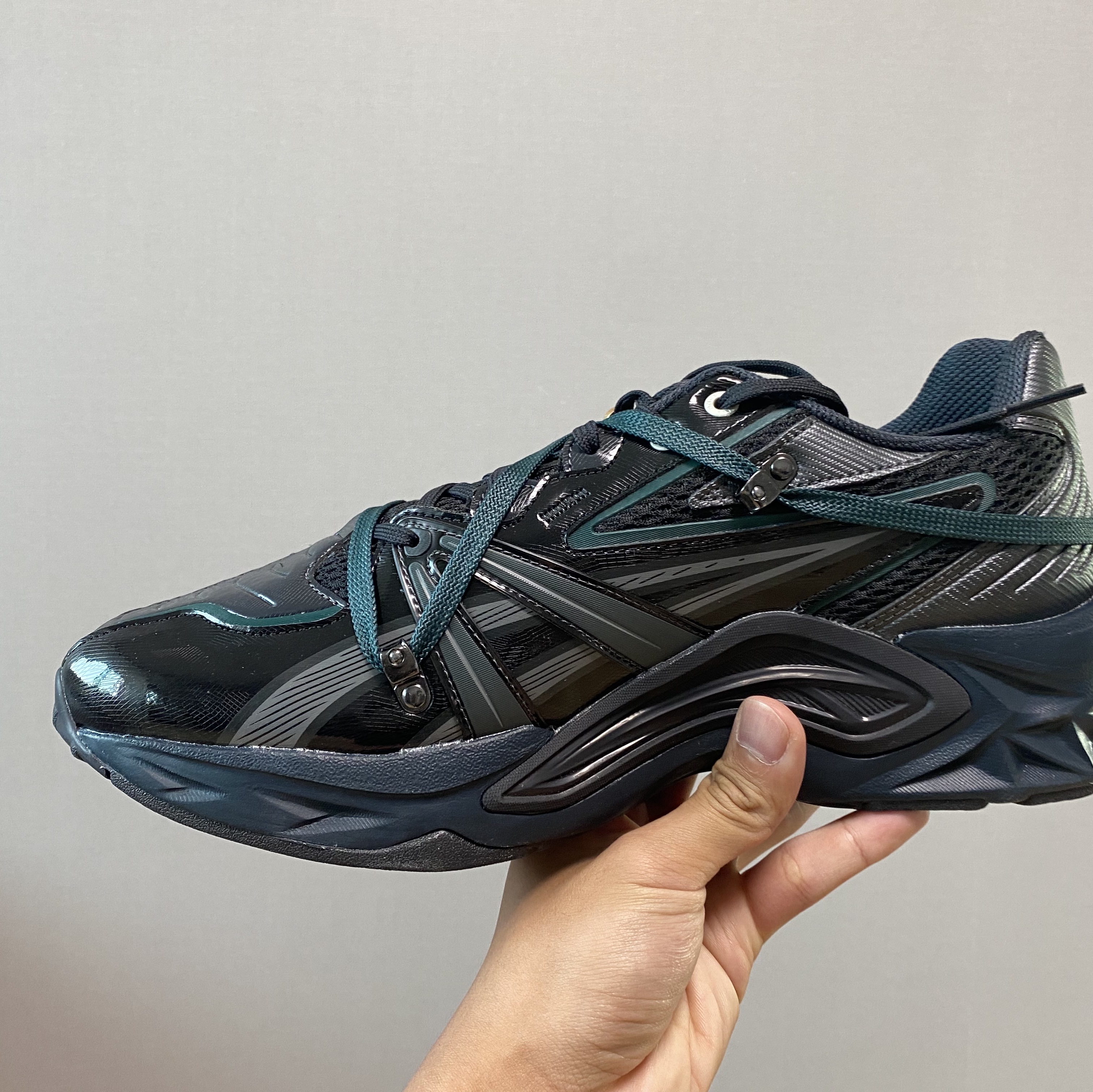Asics x Andersson Bell HN2-S Protoblast Black 착용 스타일 - 3