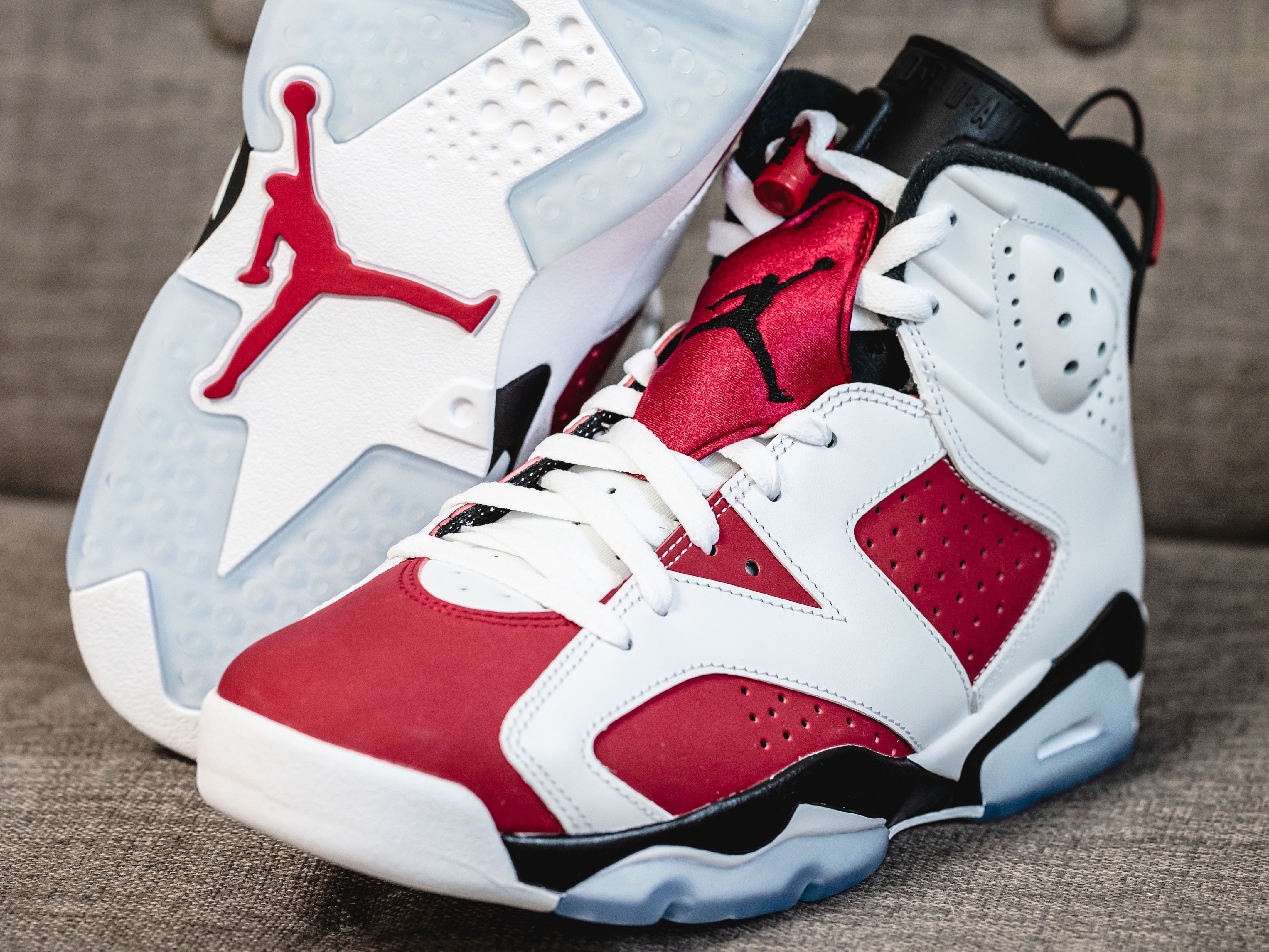 Jordan 6 Retro Carmine 2021 착용 스타일 - 5