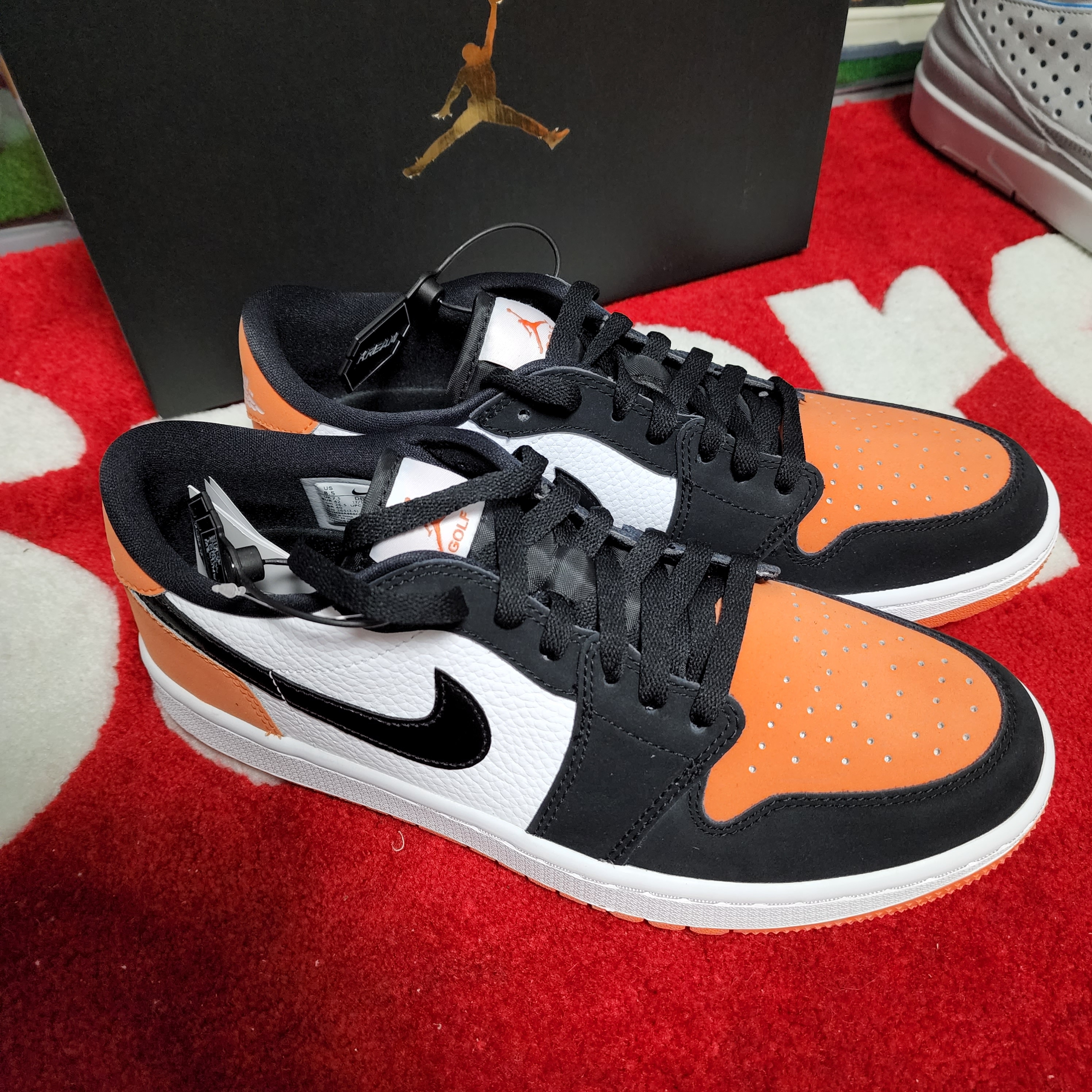 Jordan 1 Low Golf Starfish, Jordan 1 Low Golf Wolf Grey 착용 스타일 - 5