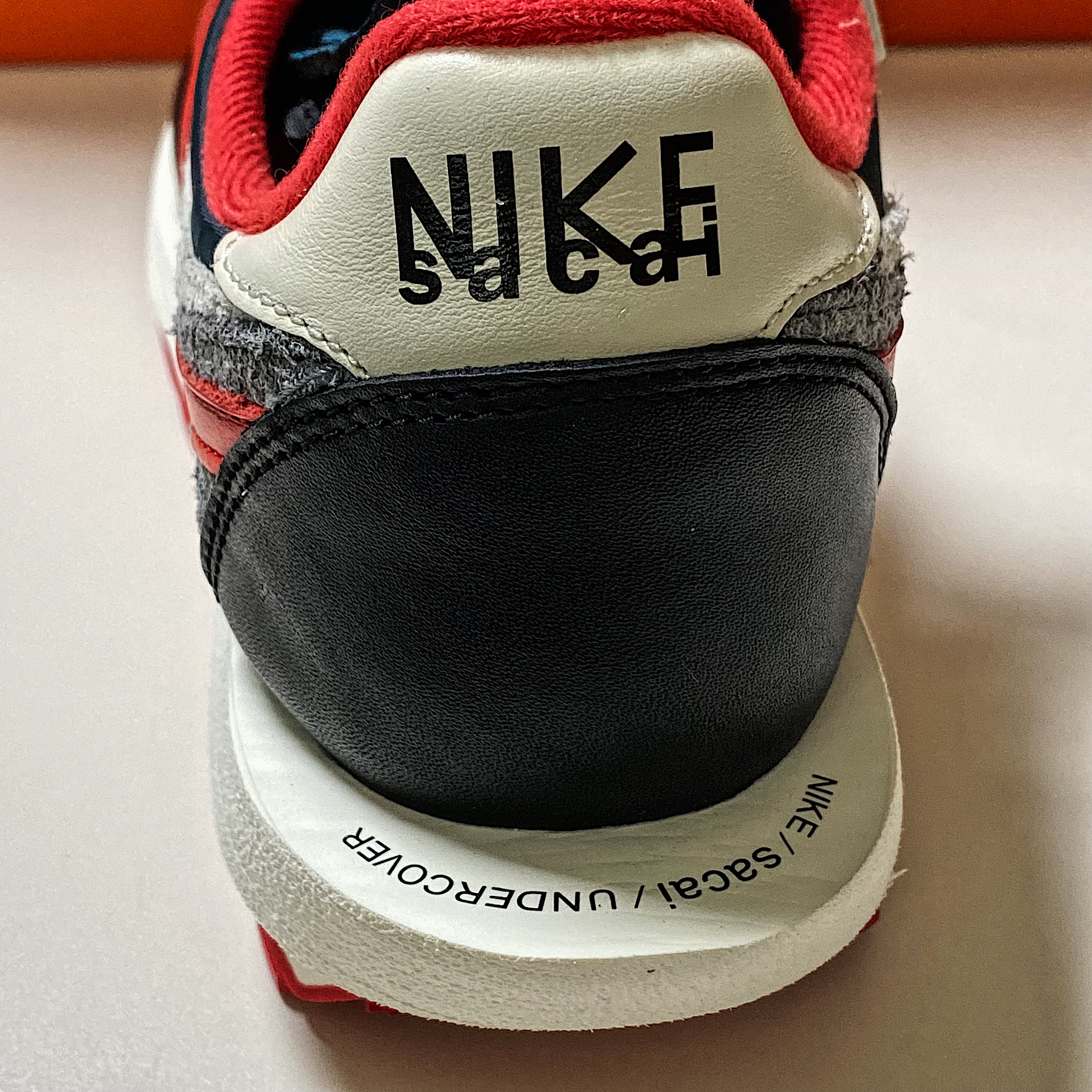 Nike x Sacai x Undercover LDWaffle Midnight Spruce University Red 착용 스타일 - 5