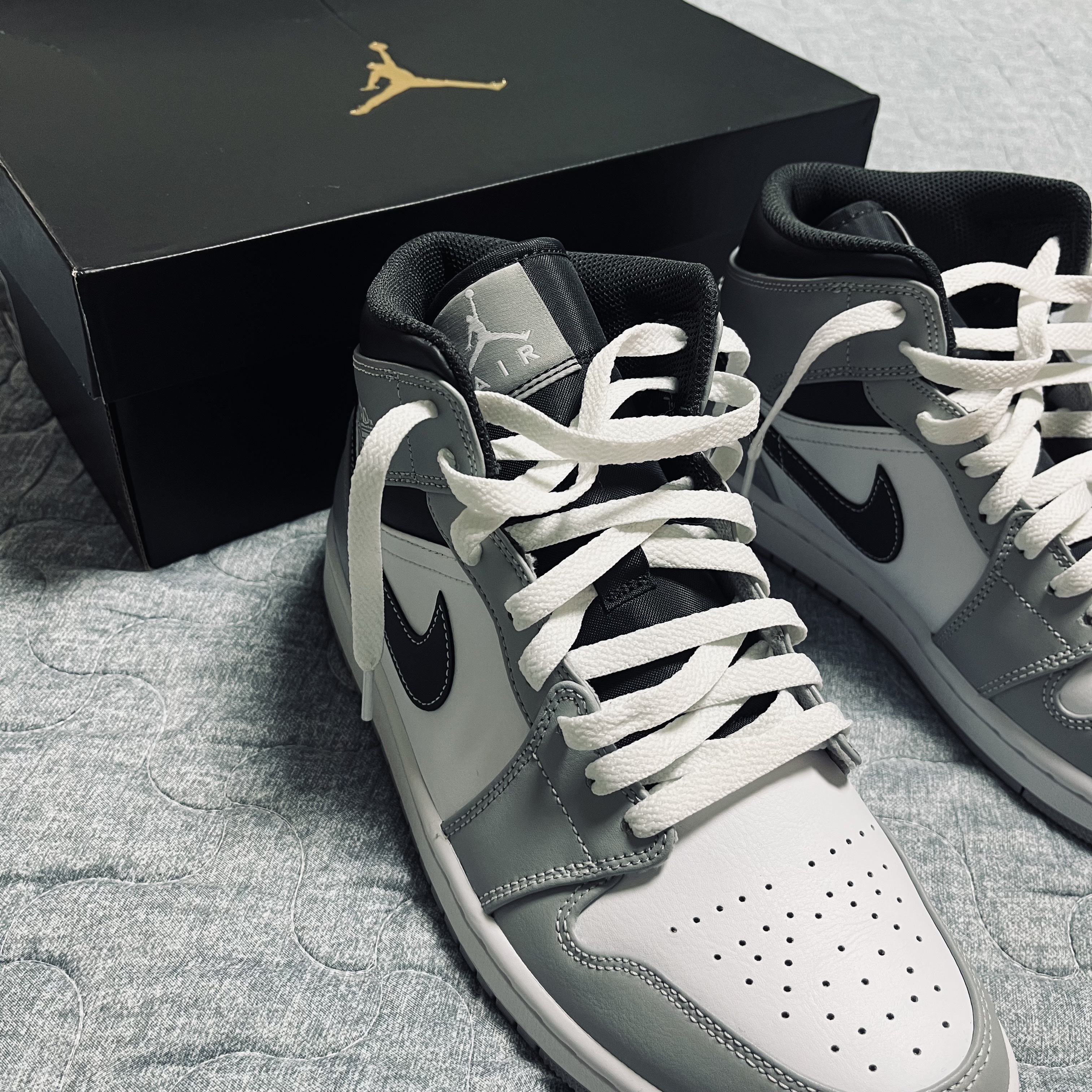 Jordan 1 Mid Light Smoke Grey Anthracite 착용 스타일