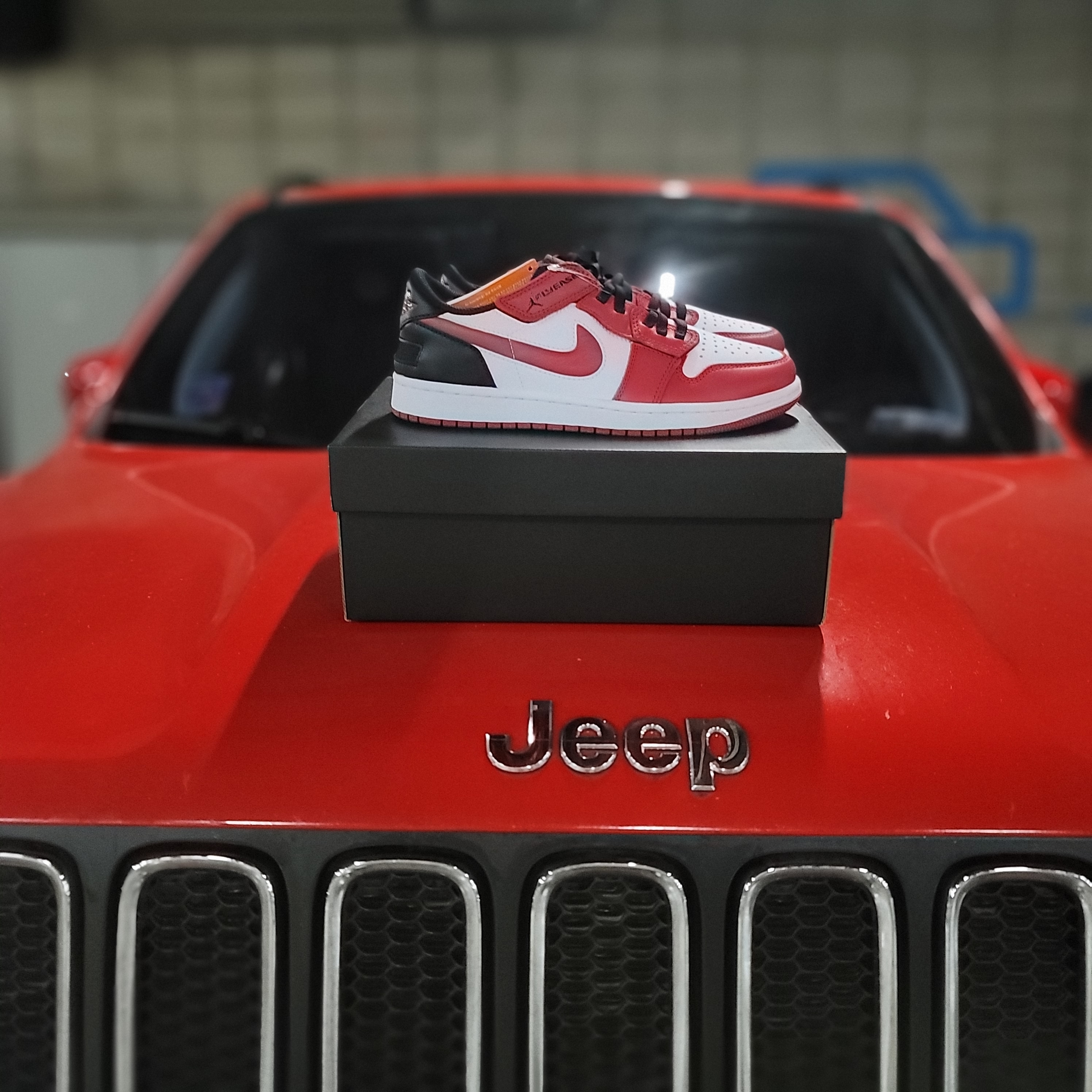 Jordan 1 Low Flyease Gym Red and Black 착용 스타일
