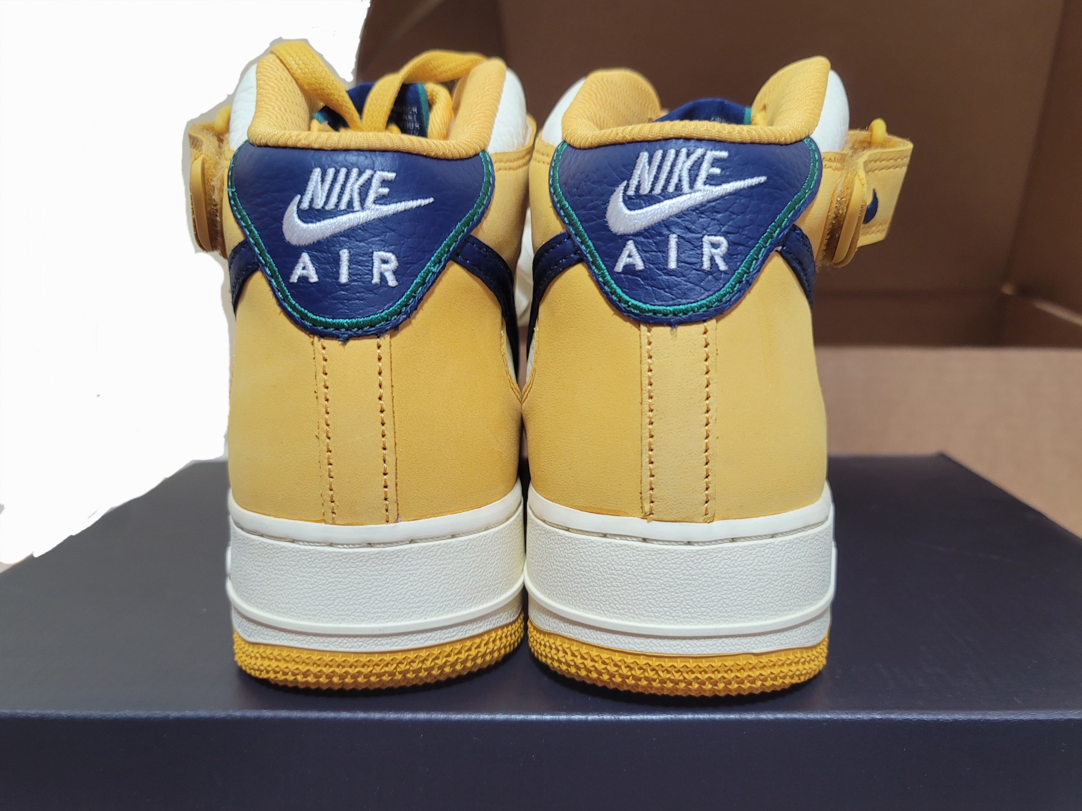 Nike Air Force 1 Mid Paris 착용 스타일 - 4