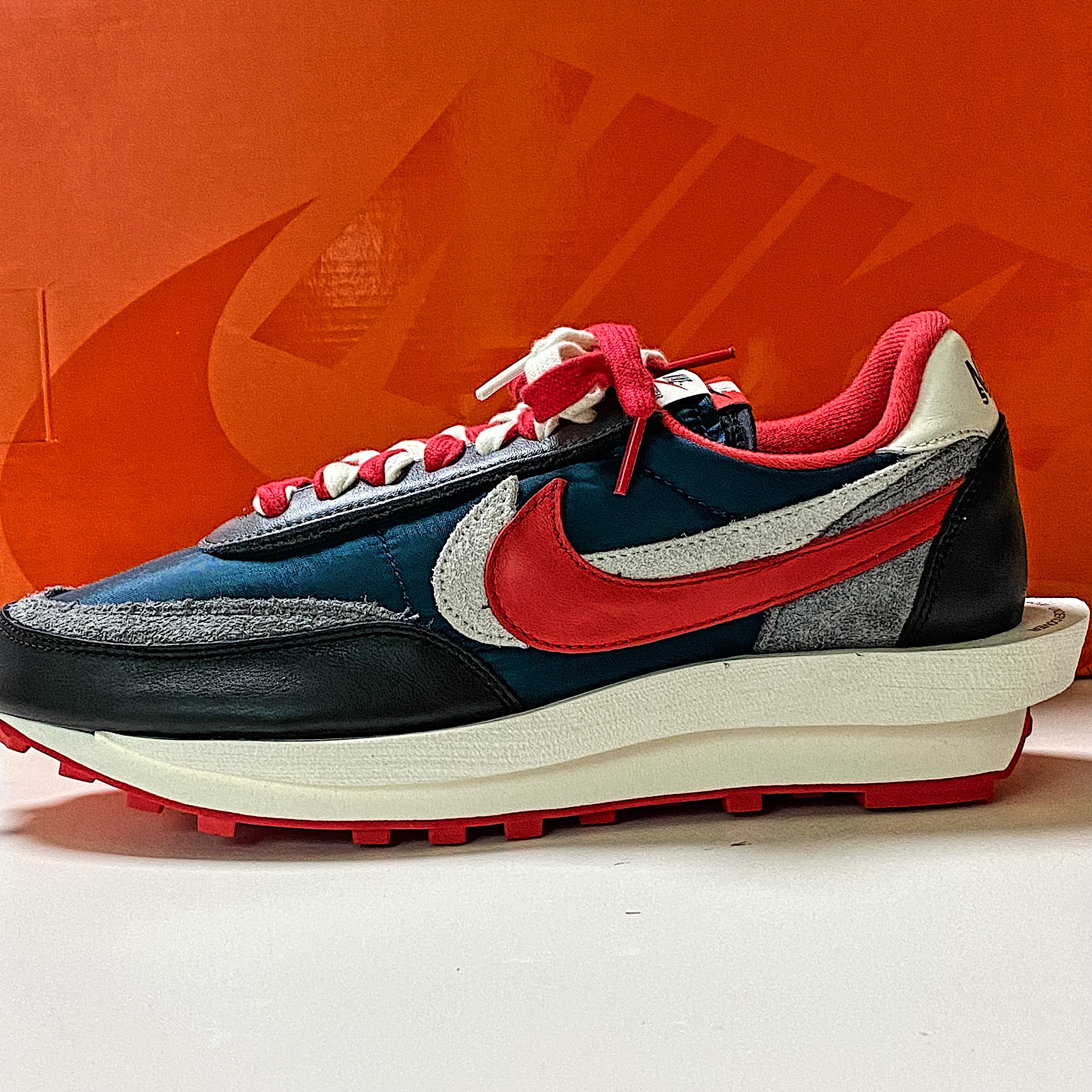 Nike x Sacai x Undercover LDWaffle Midnight Spruce University Red 착용 스타일 - 2