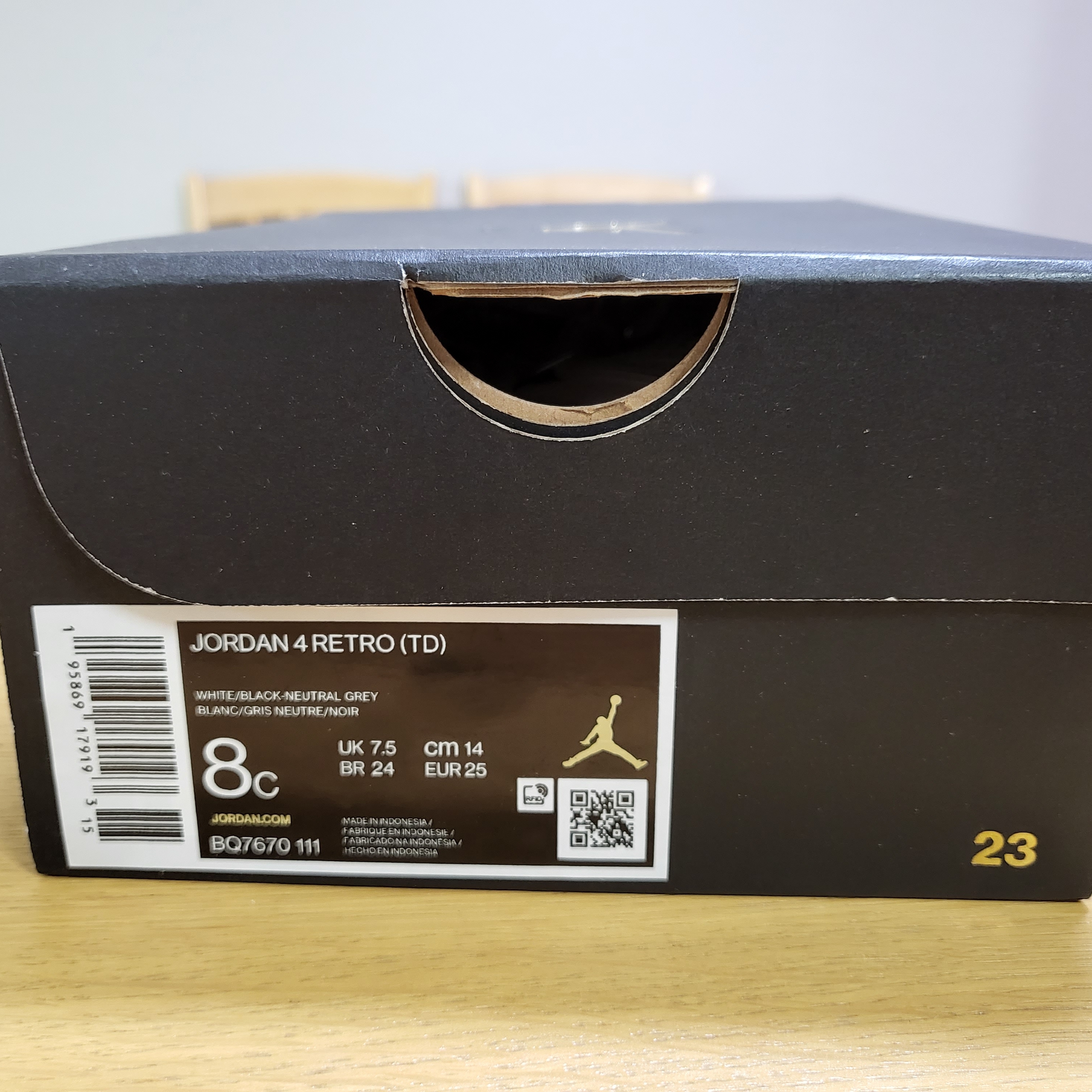 (TD) Jordan 4 Retro White and Black 착용 스타일 - 3