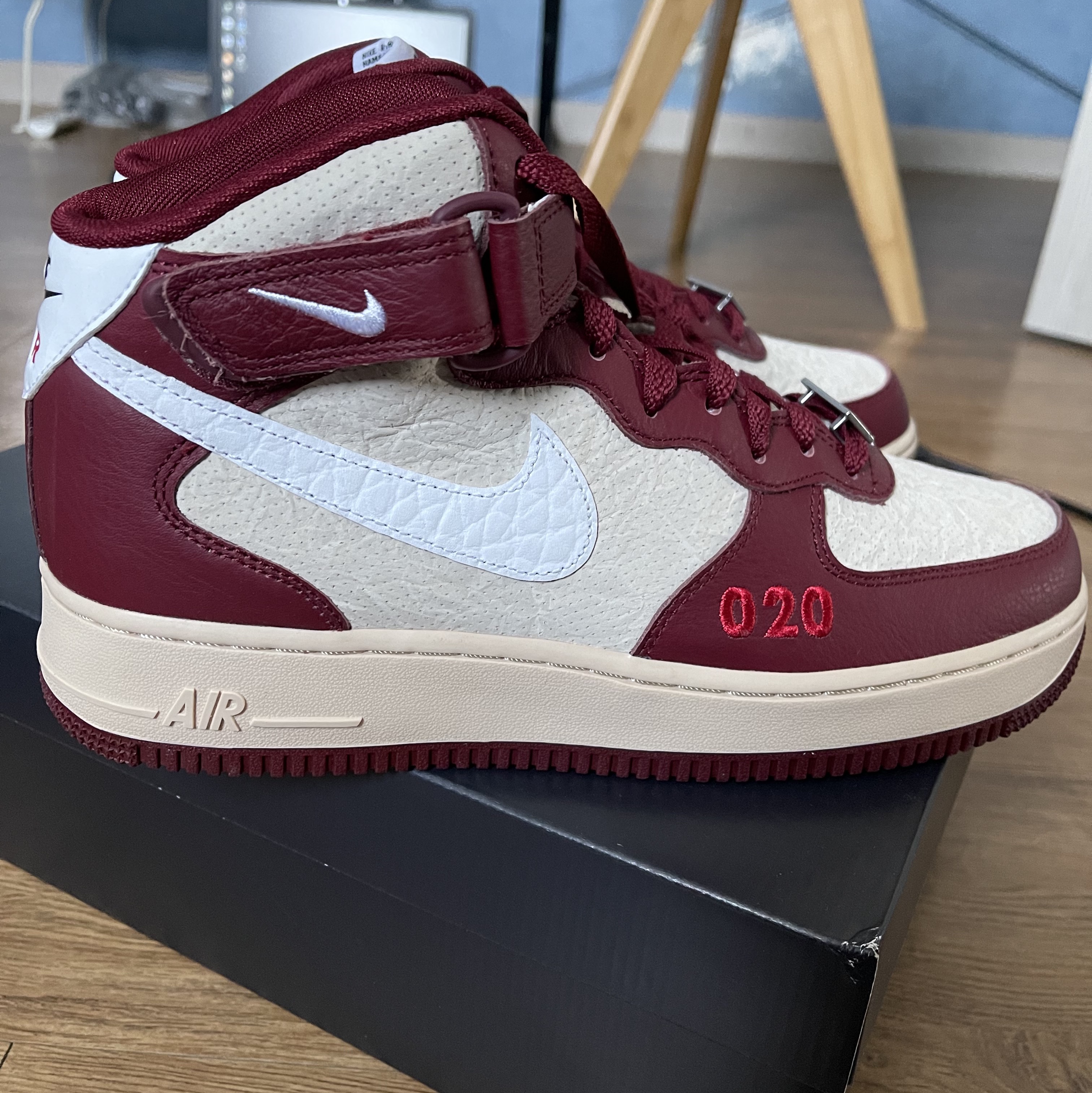 Nike Air Force 1 Mid London 착용 스타일 - 1