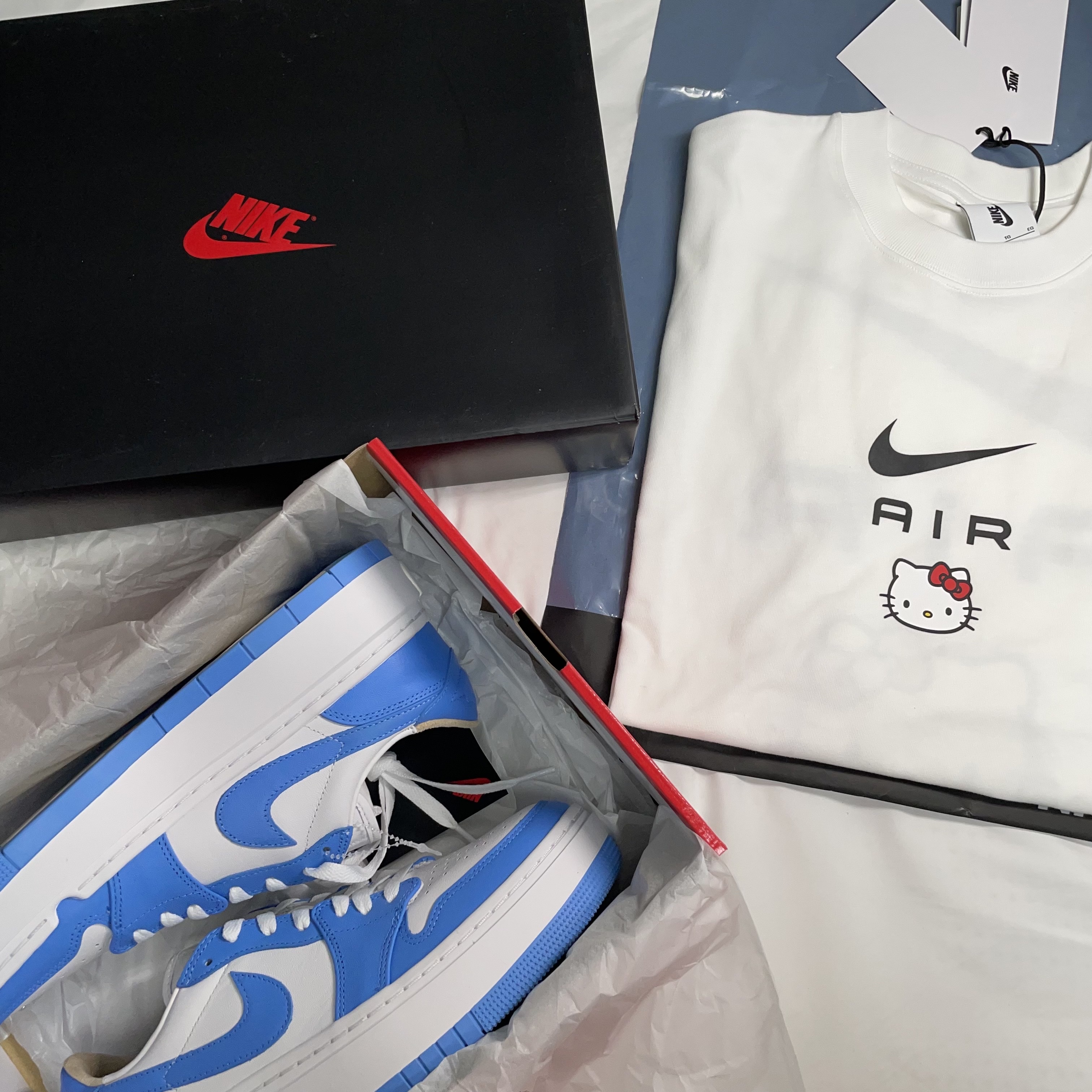 Nike x Hello Kitty NRG Air T-Shirt White - Asia, (W) Jordan 1 Elevate Low SE University Blue 착용 스타일