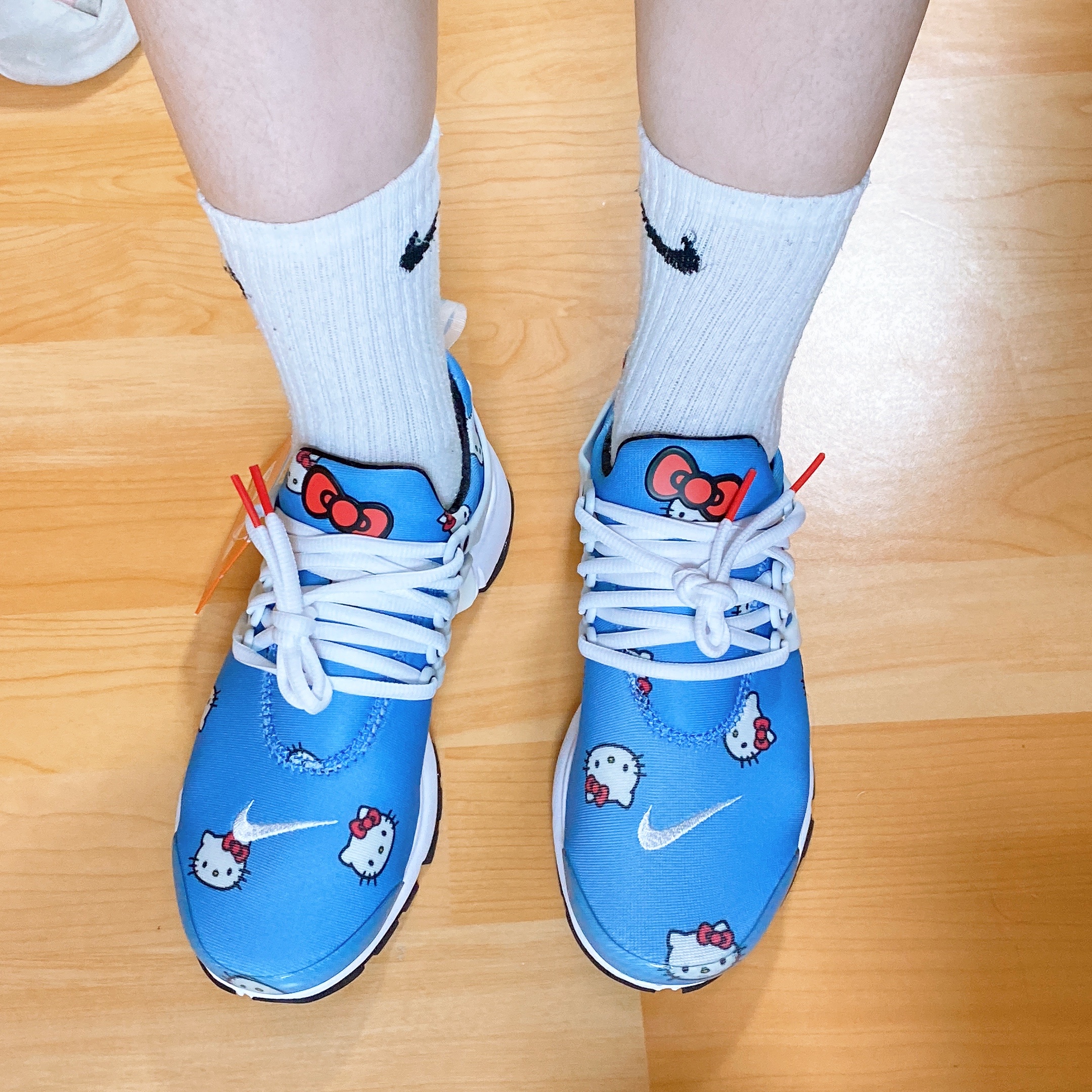 Nike x Hello Kitty Air Presto University Blue 착용 스타일 - 1