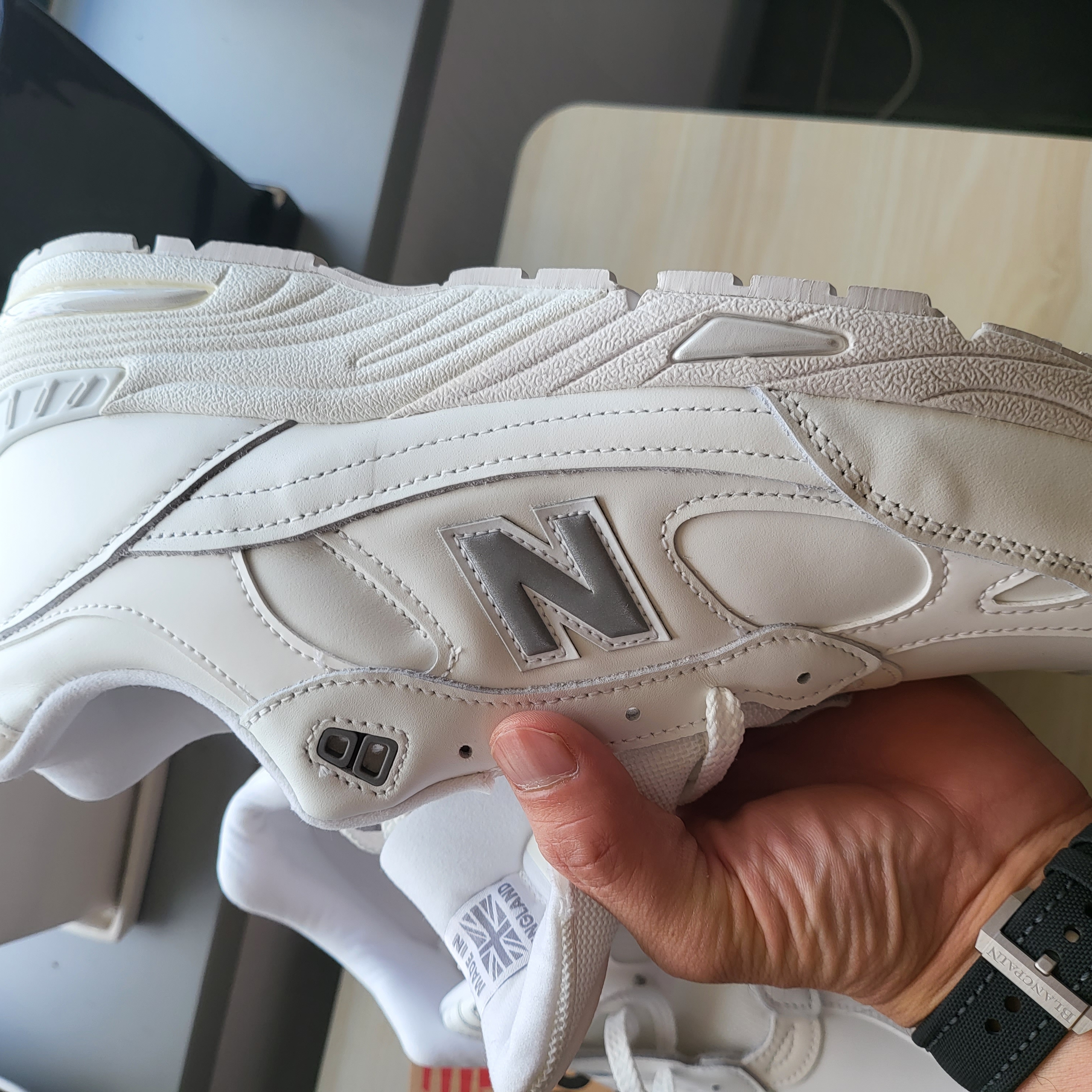 New Balance 991 Made in UK White 착용 스타일 - 5