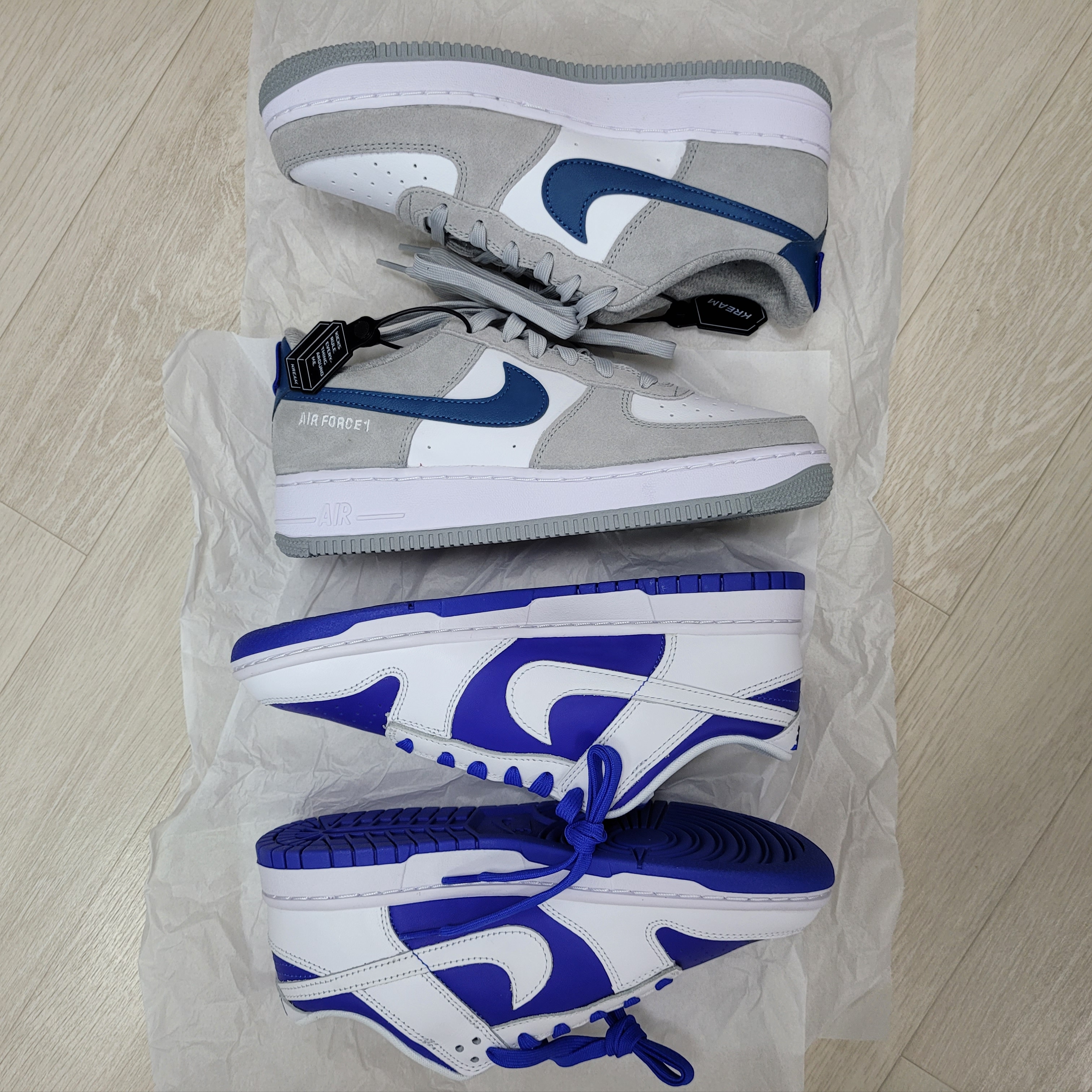 Nike Dunk Low Retro Racer Blue and White, (GS) Nike Air Force 1 LV8 Athletic Club Light Smoke Grey Marina 착용 스타일 - 1
