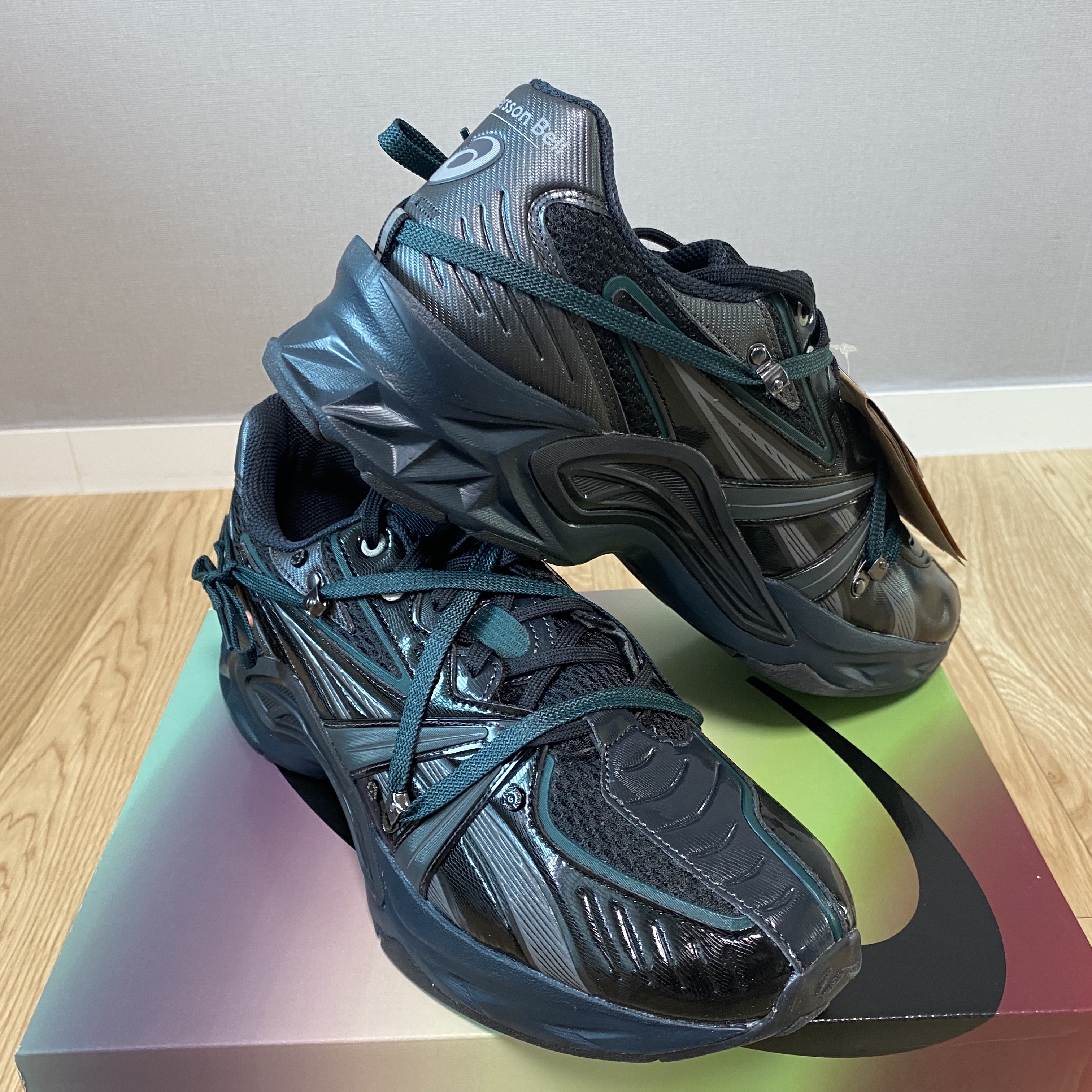 Asics x Andersson Bell HN2-S Protoblast Black 착용 스타일 - 1