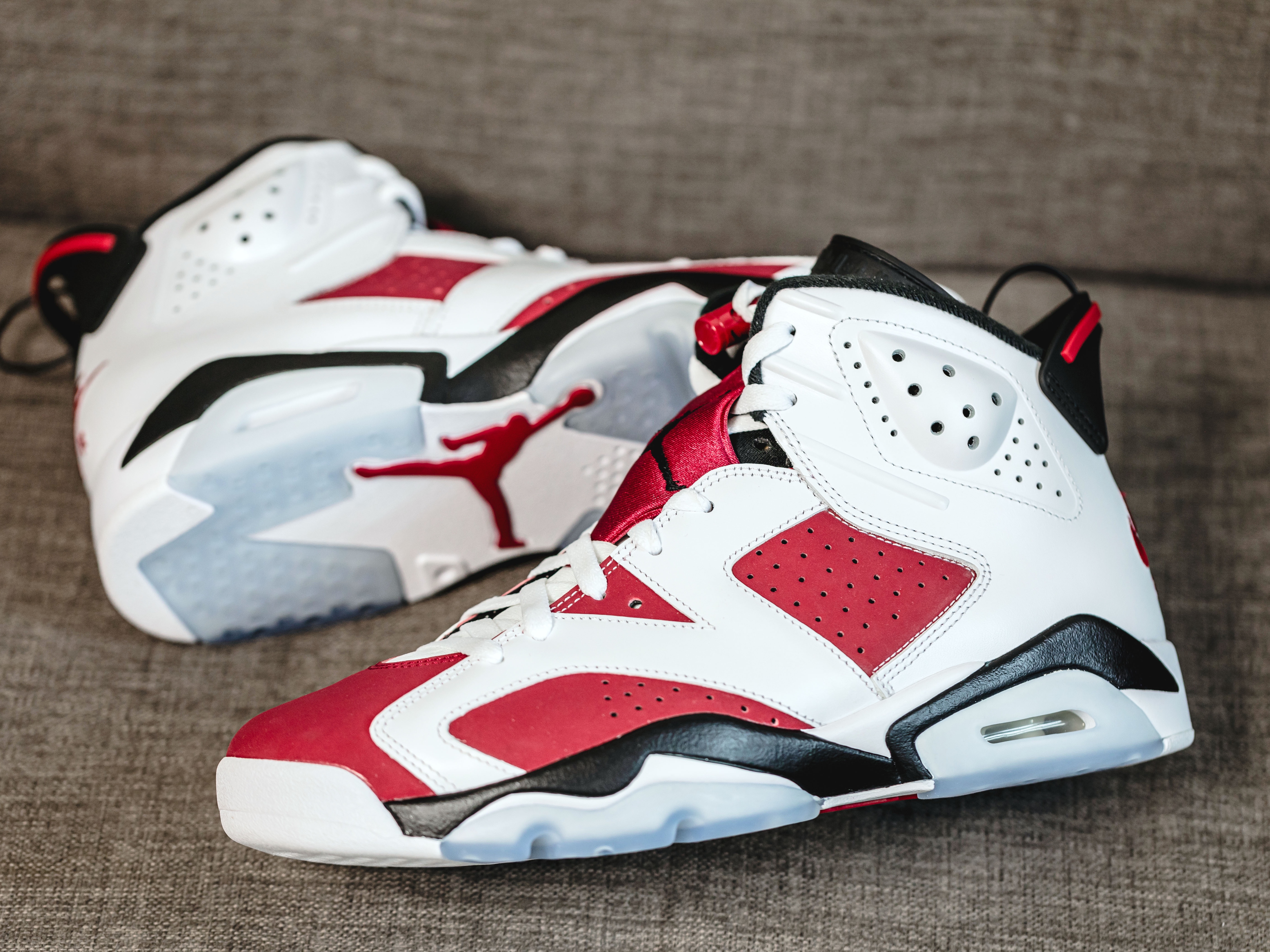 Jordan 6 Retro Carmine 2021 착용 스타일 - 3