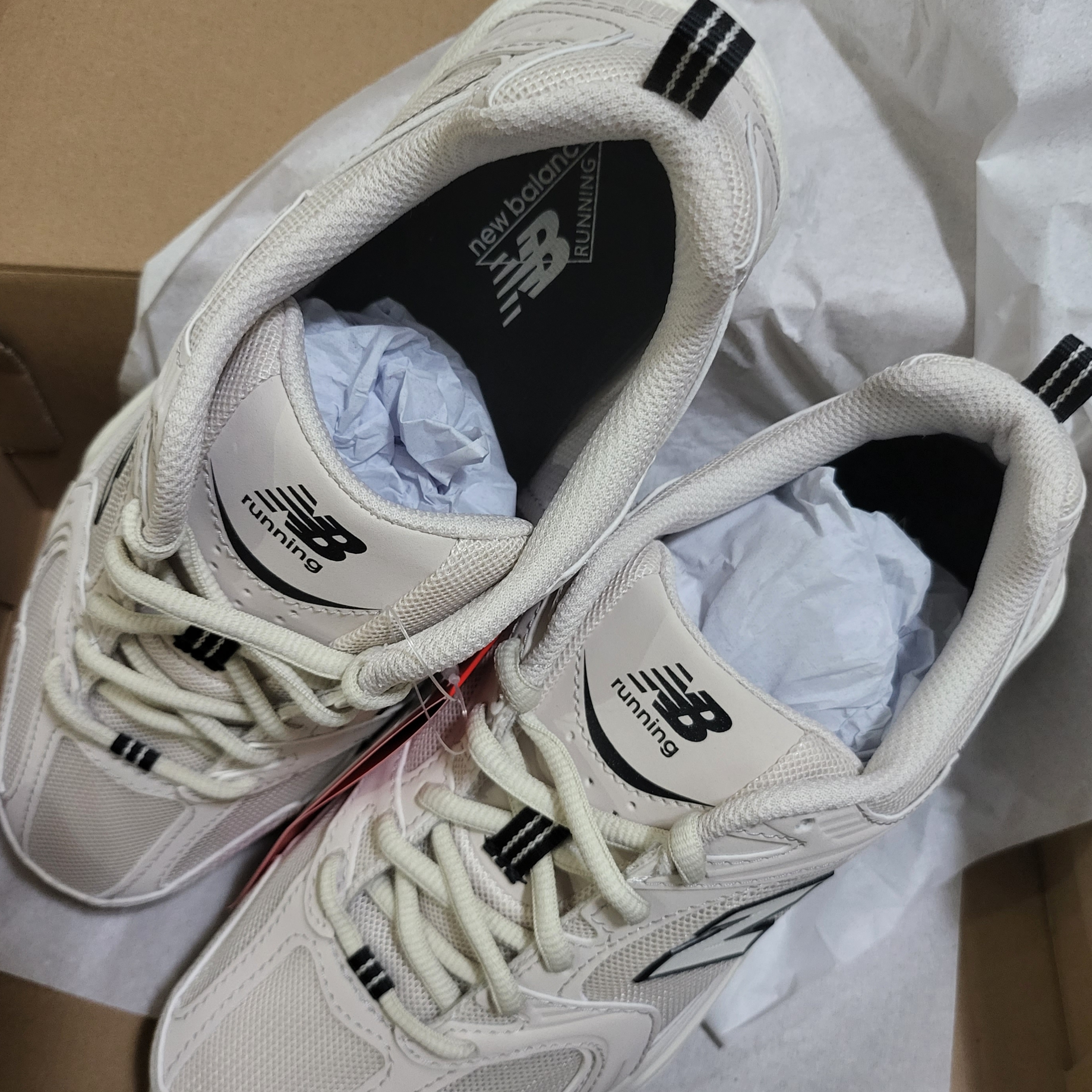 New Balance 530 Ivory 착용 스타일 - 2