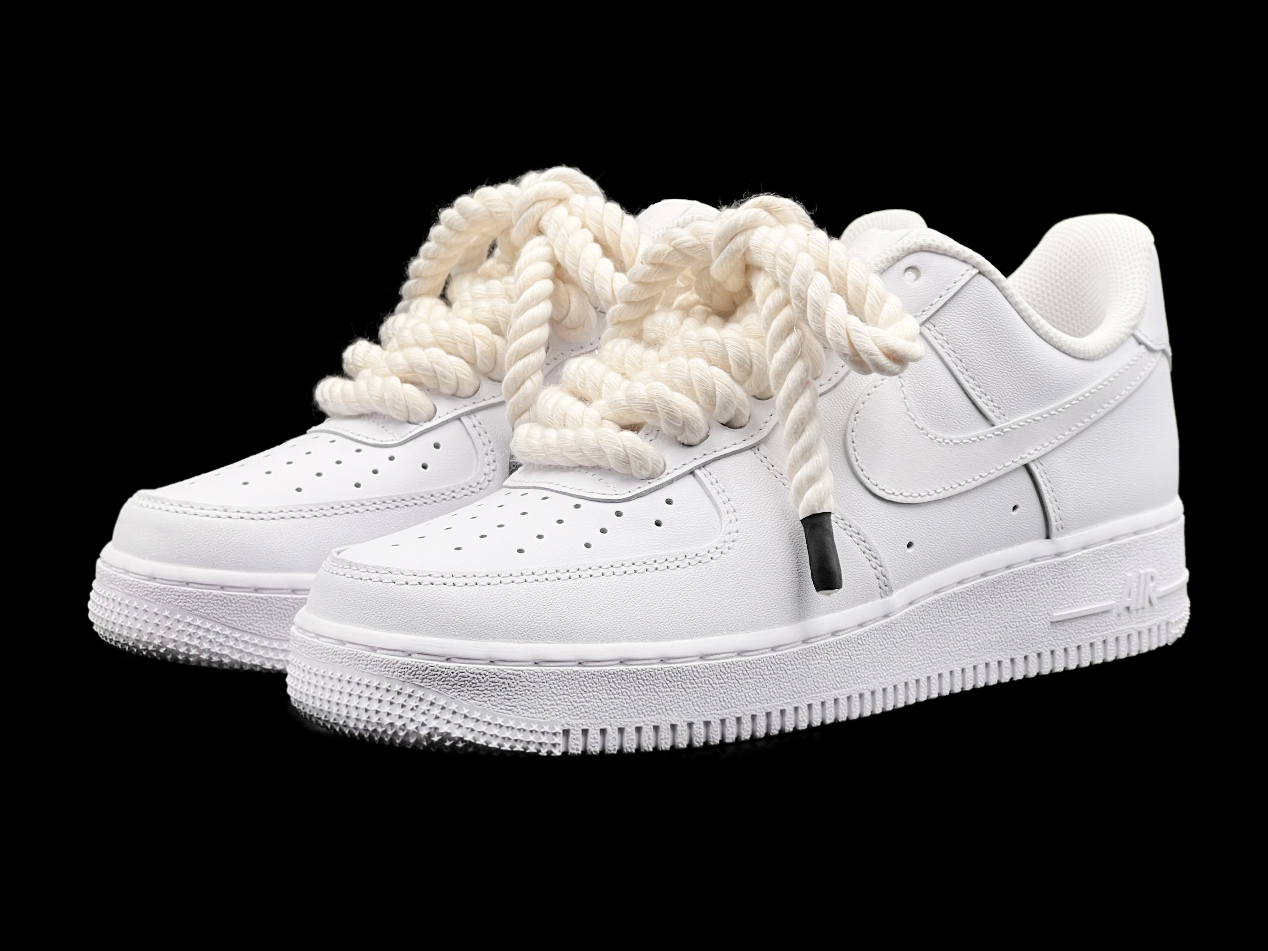 Nike Air Force 1 '07 Low White, (W) Nike Air Force 1 '07 Low White 착용 스타일 - 1