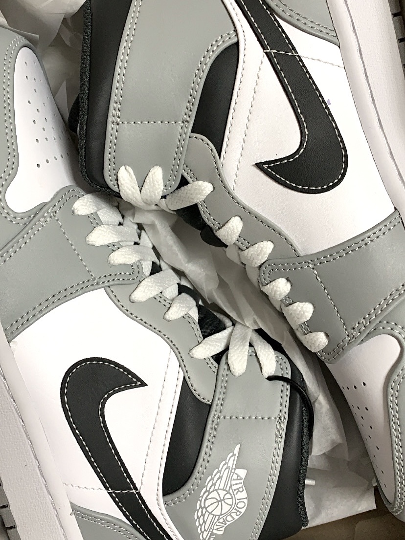 Jordan 1 Mid Light Smoke Grey Anthracite 착용 스타일
