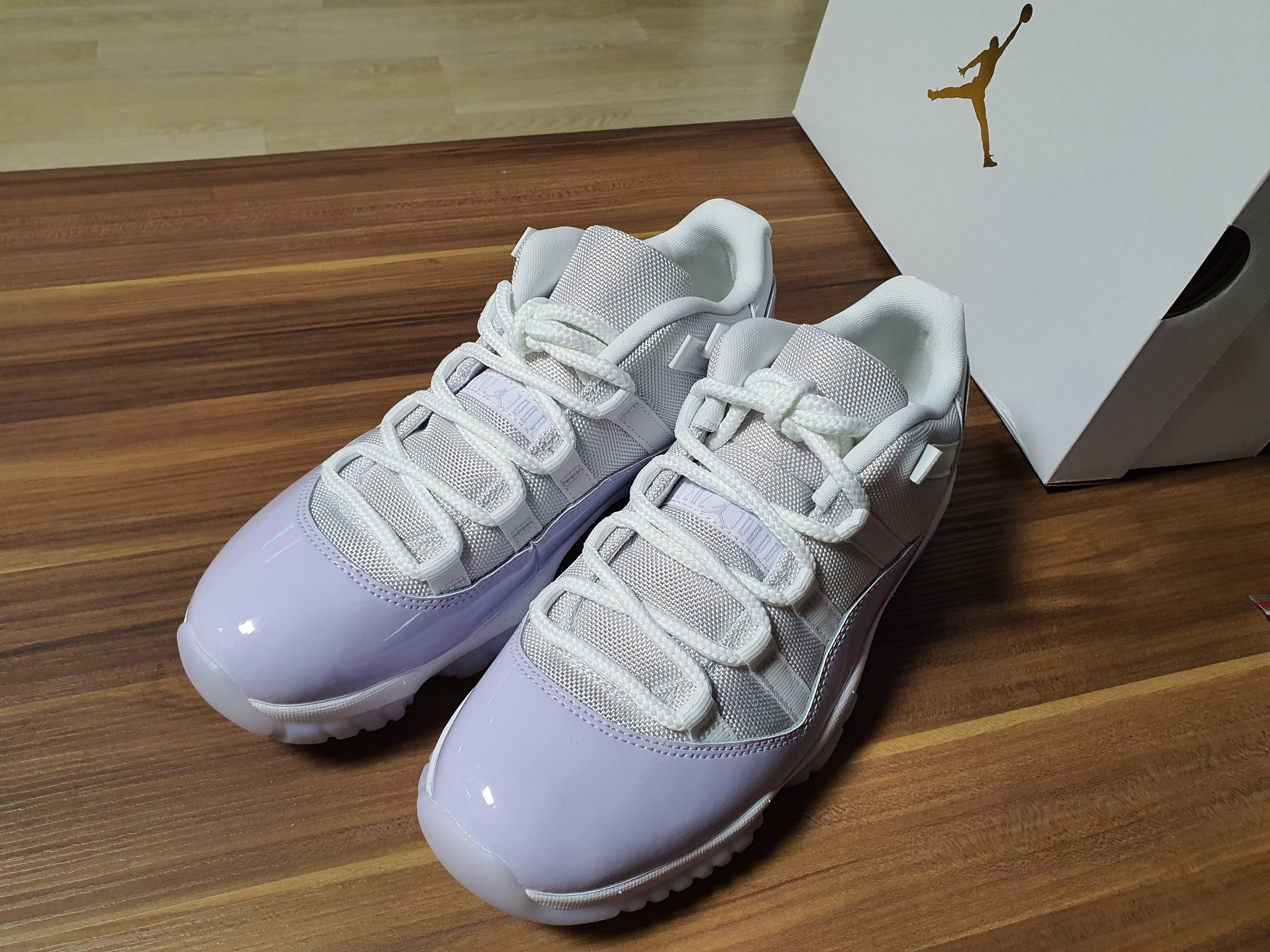 (W) Jordan 11 Retro Low Pure Violet 착용 스타일 - 2