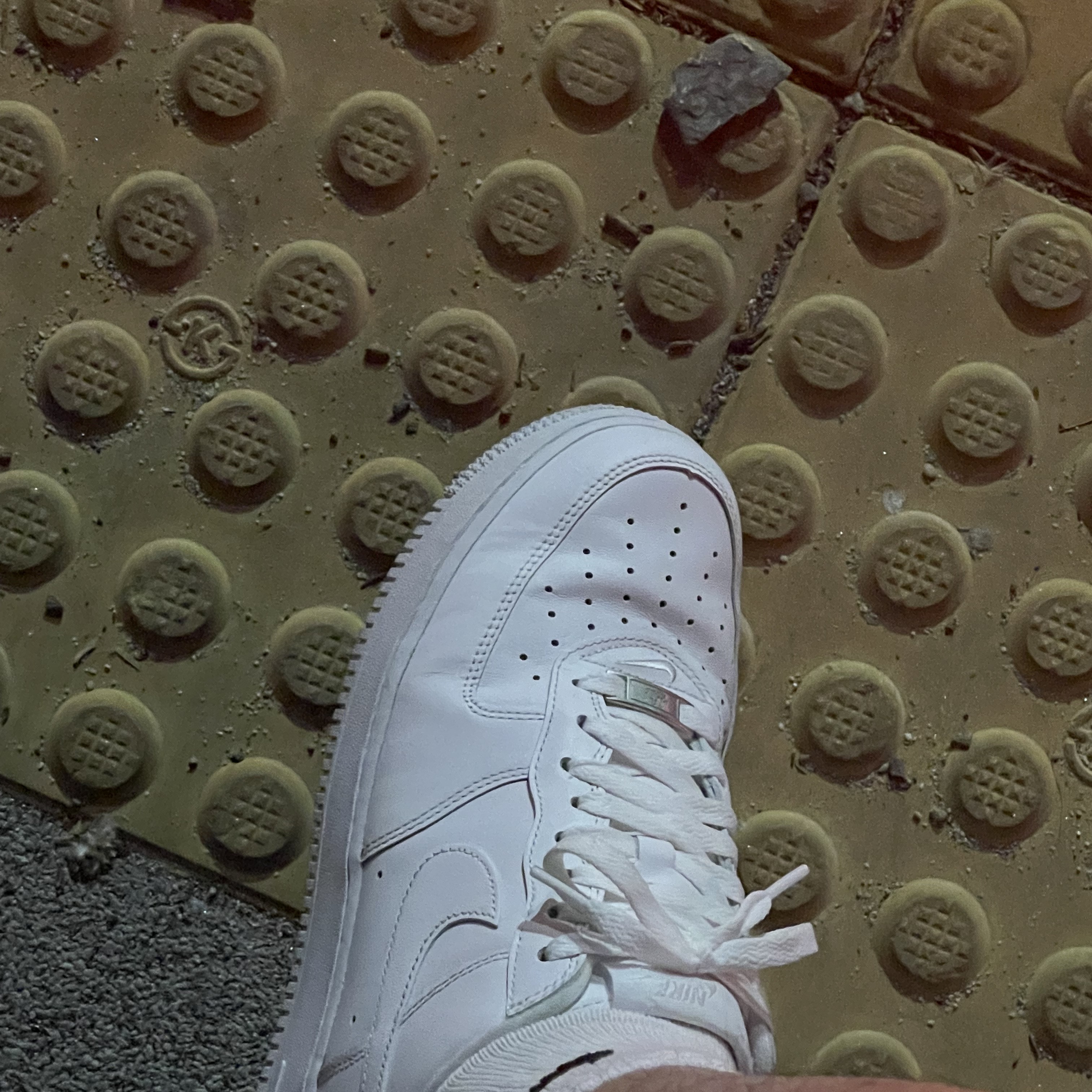 Nike x Supreme Air Force 1 Low White 착용 스타일 - 2
