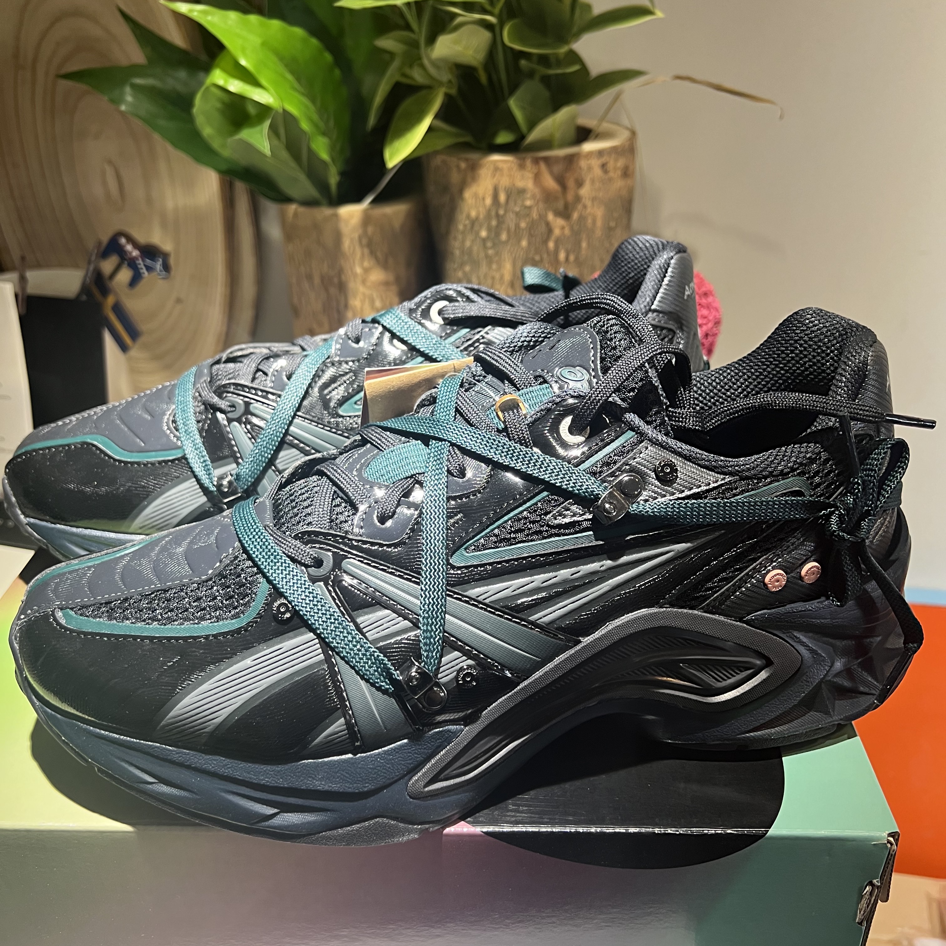 Asics x Andersson Bell HN2-S Protoblast Black 착용 스타일 - 3