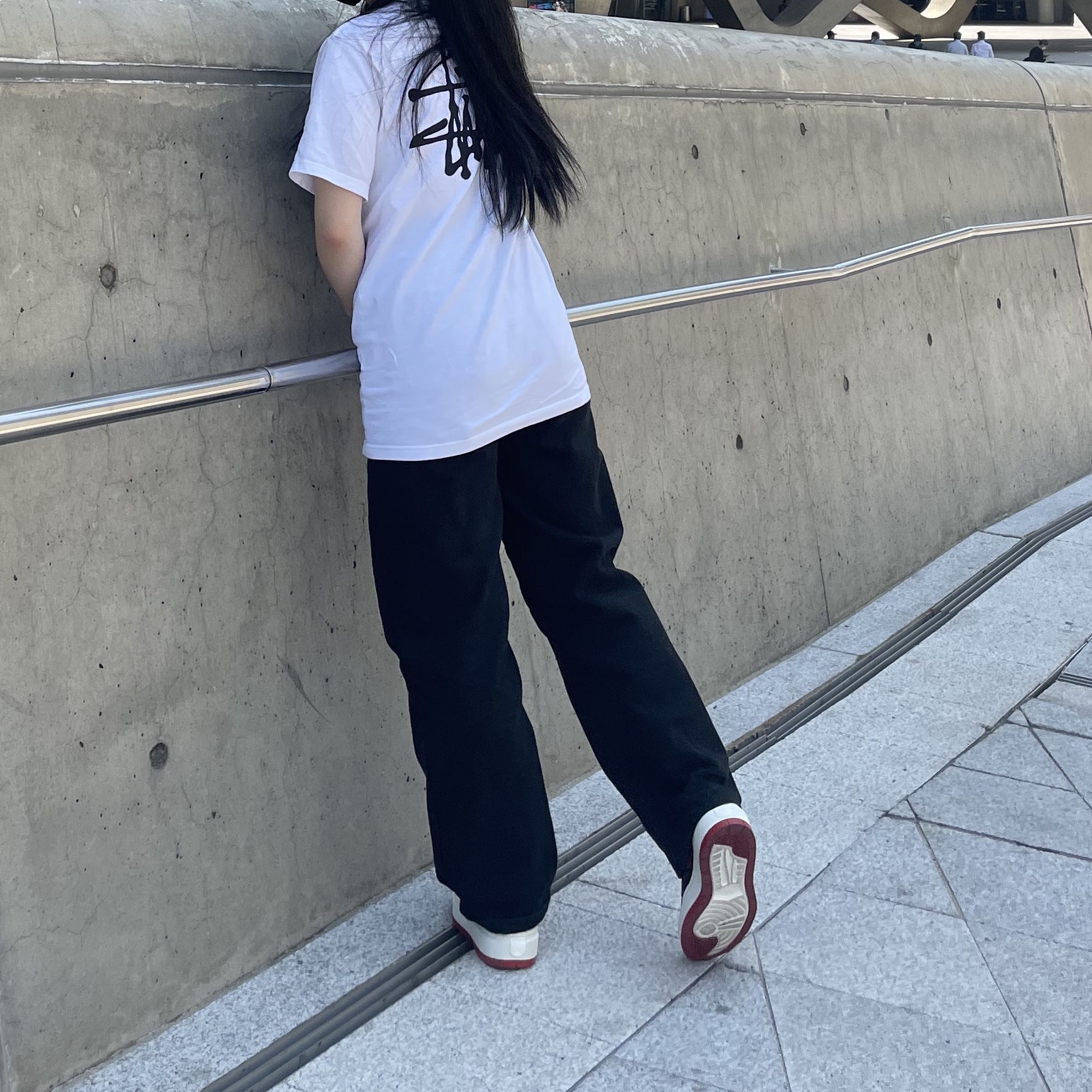 (W) Jordan 1 Elevate Low SE Bred, Stussy Basic Stussy T-Shirt White 2022 착용 스타일 - 2