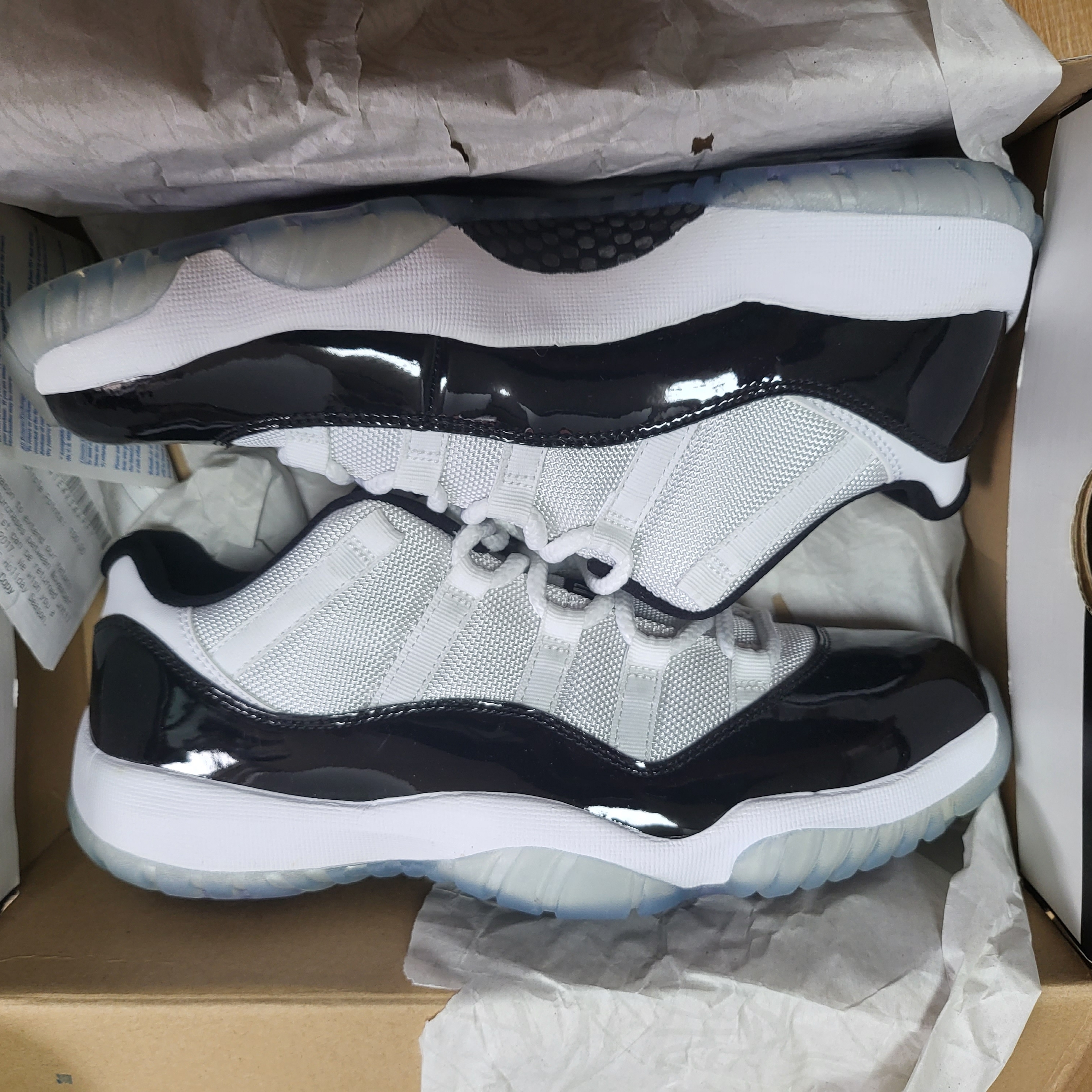 Jordan 11 Retro Low Concord 착용 스타일