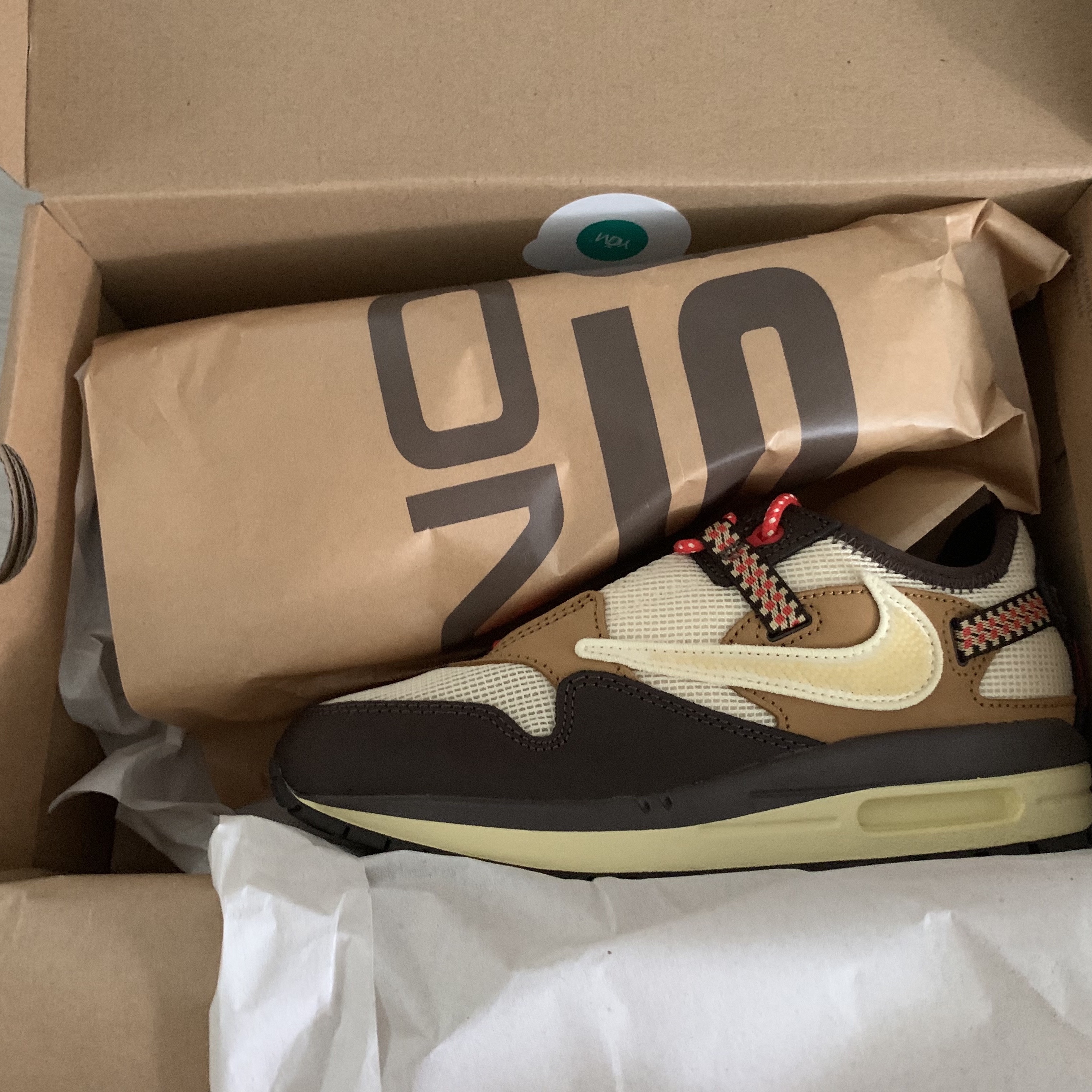 Nike x Travis Scott Air Max 1 Cact.us Brown 착용 스타일