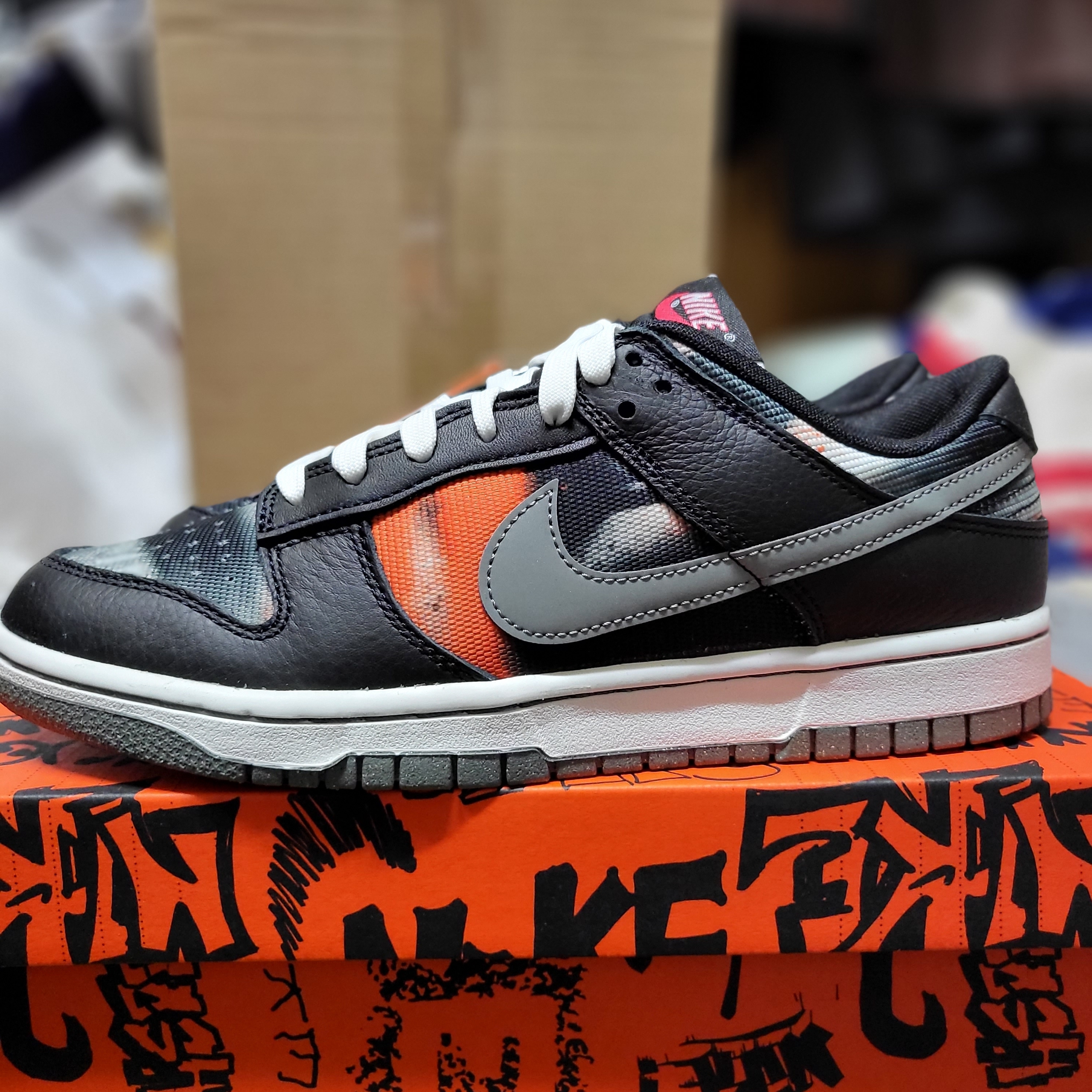 Nike Dunk Low Retro PRM Black and Tumbled Grey 착용 스타일