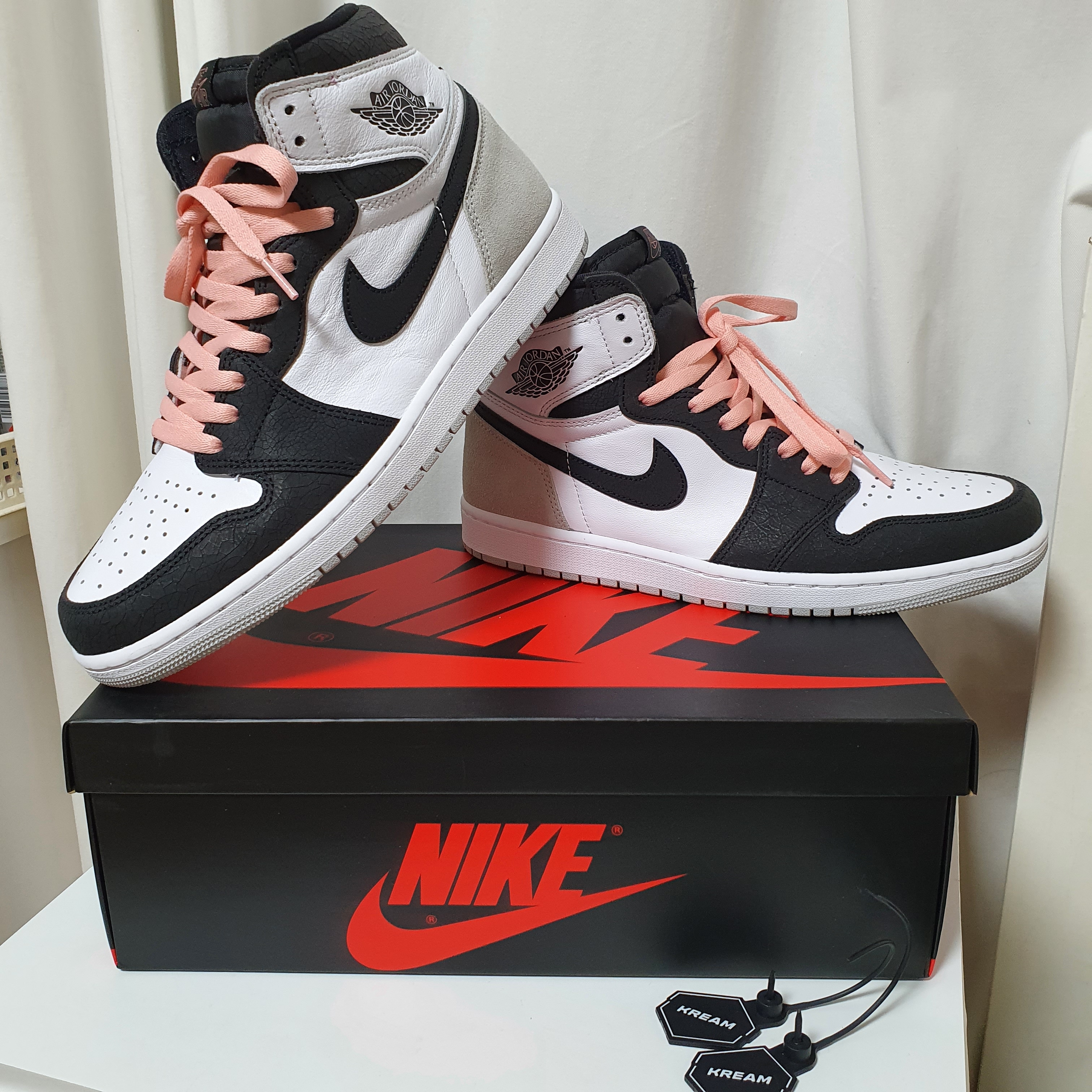 Jordan 1 Retro High OG Bleached Coral 착용 스타일 - 2
