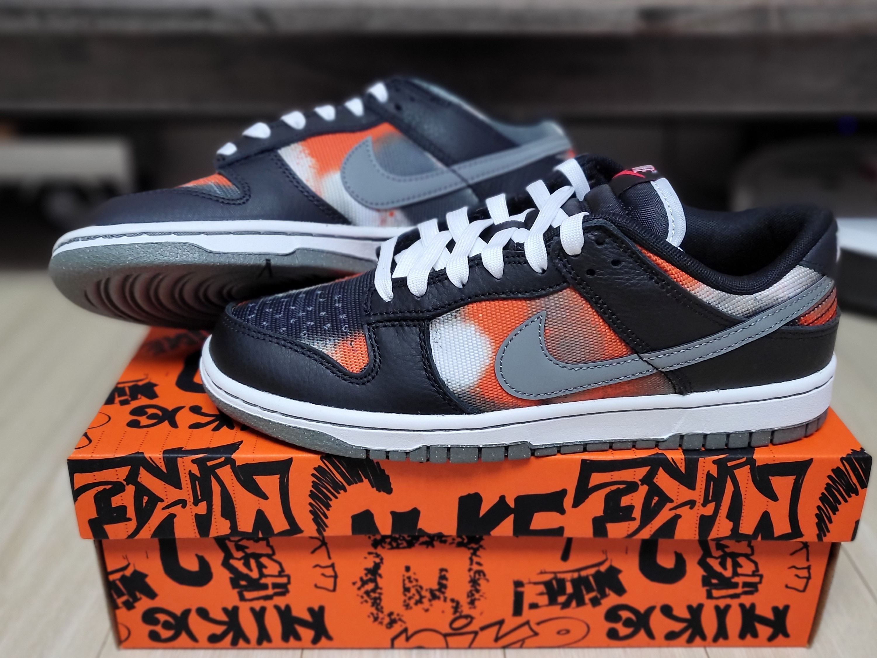 Nike Dunk Low Retro PRM Black and Tumbled Grey 착용 스타일 - 1