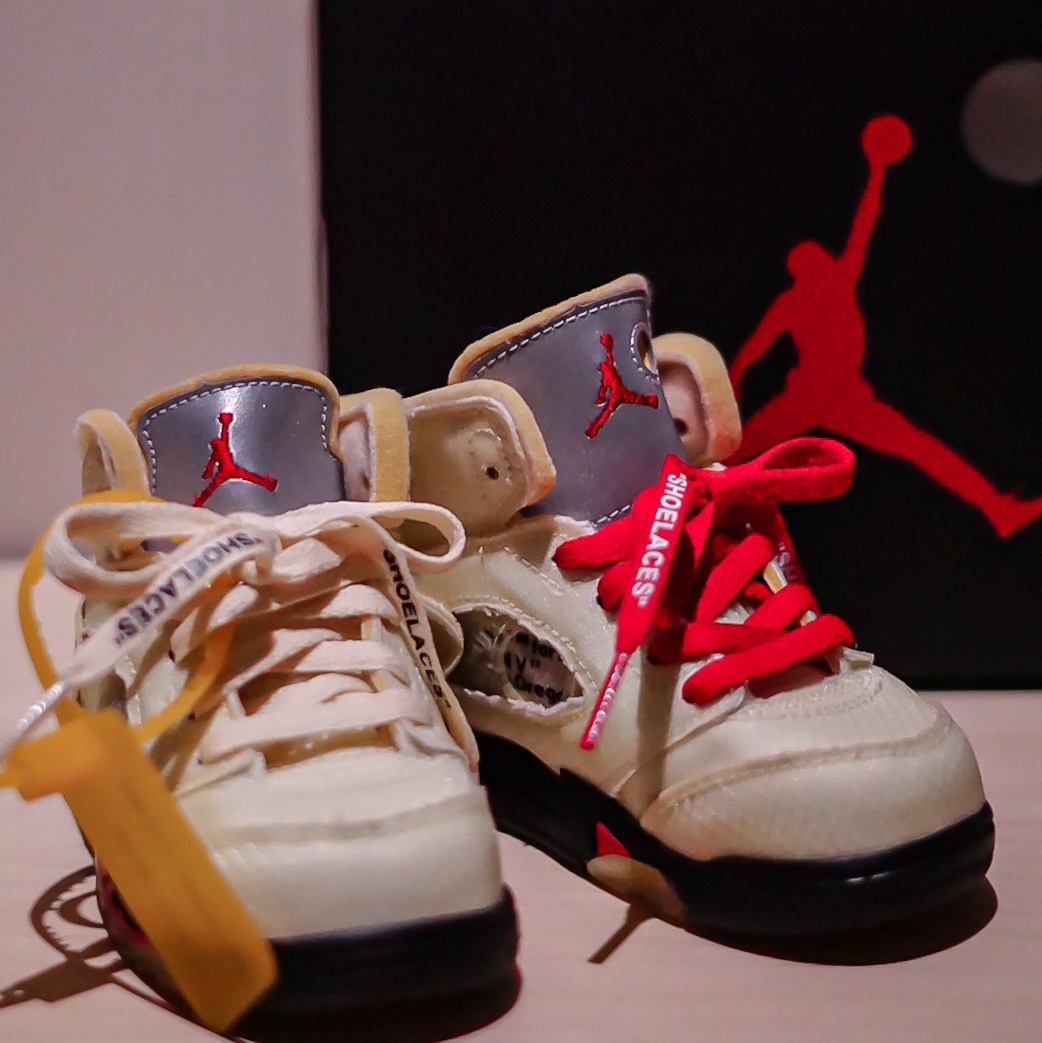 (TD) Jordan 5 x Off-White Retro SP Sail Fire Red 착용 스타일 - 1