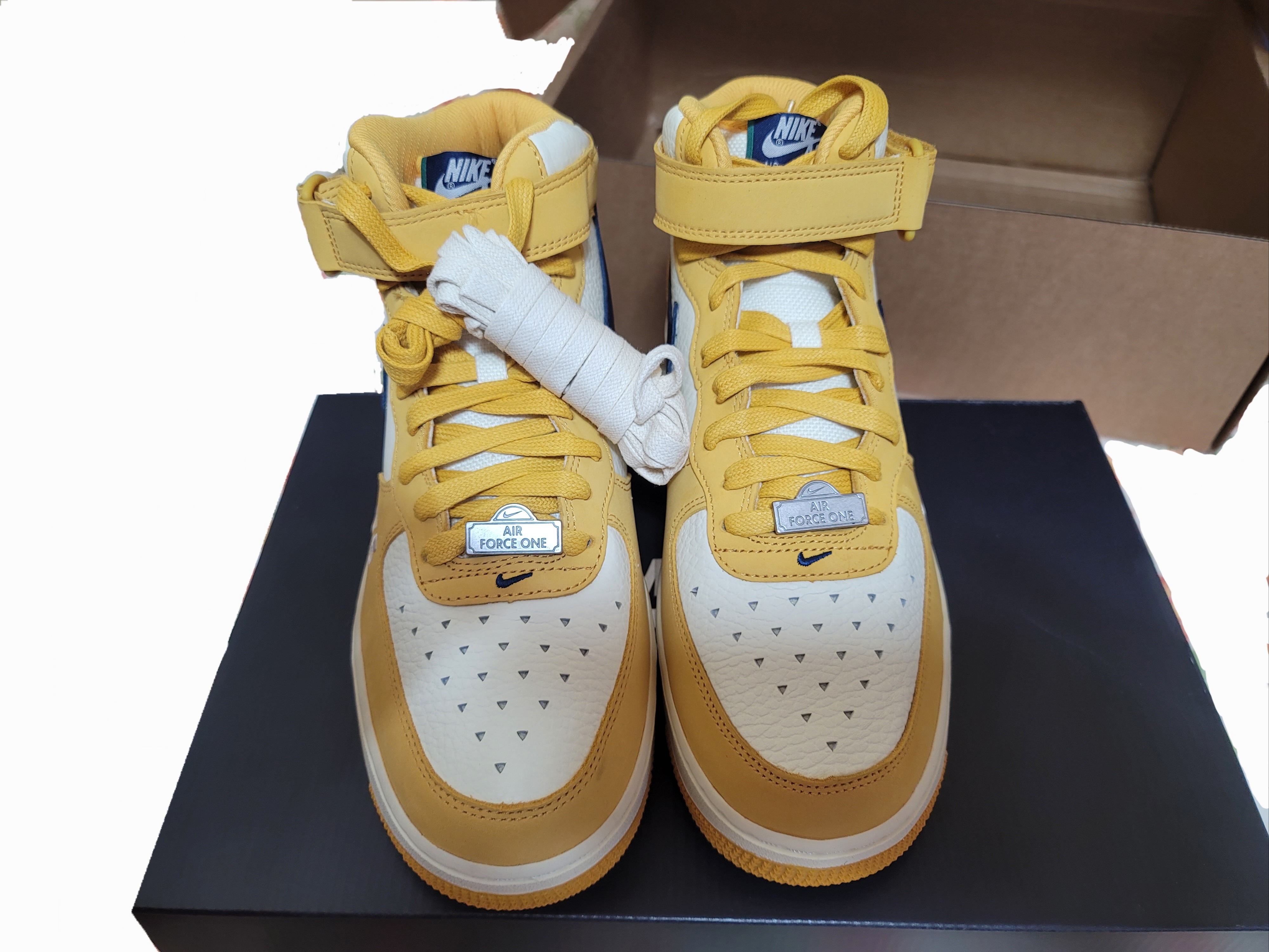 Nike Air Force 1 Mid Paris 착용 스타일 - 2