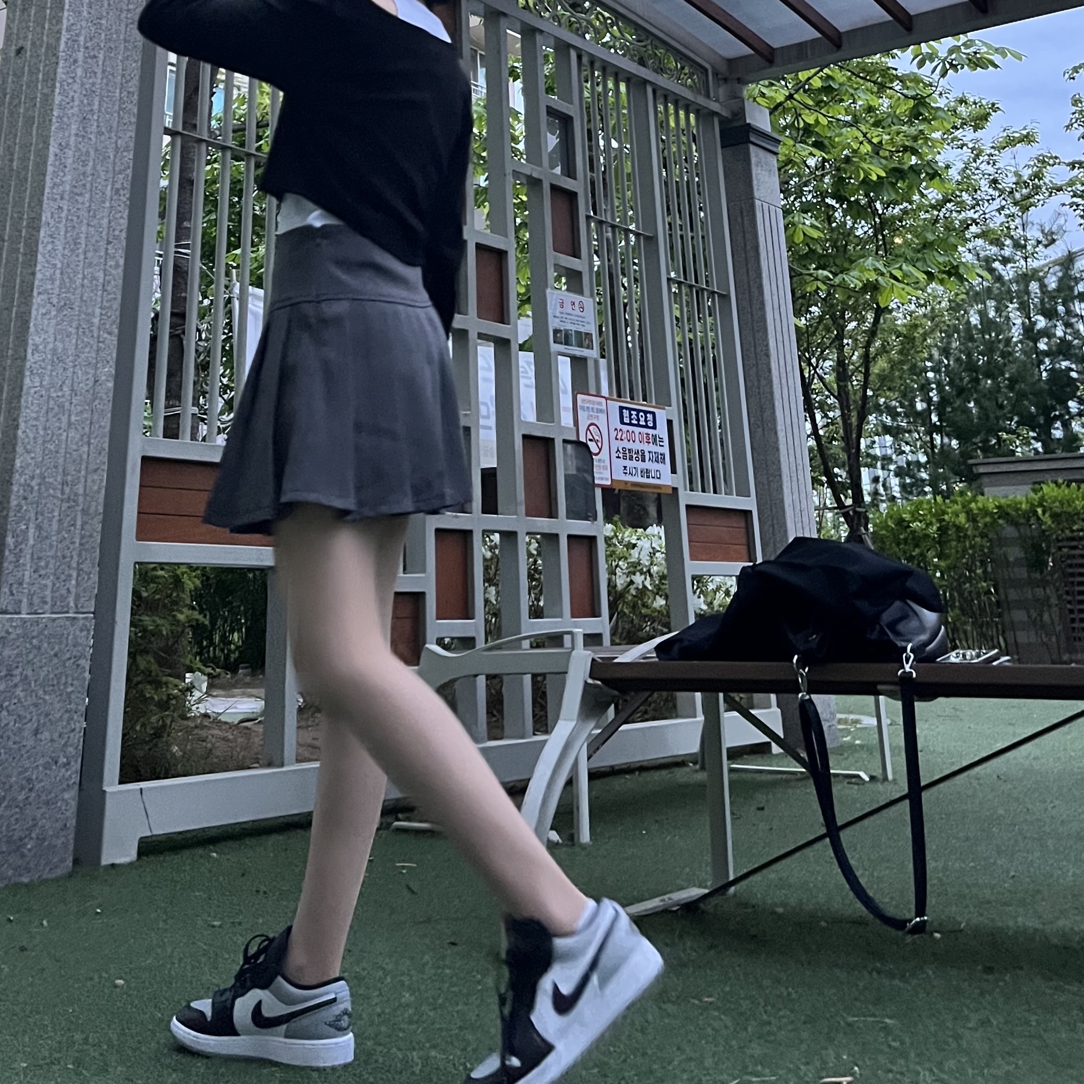 Jordan 1 Low Light Smoke Grey Black 착용 스타일 - 3