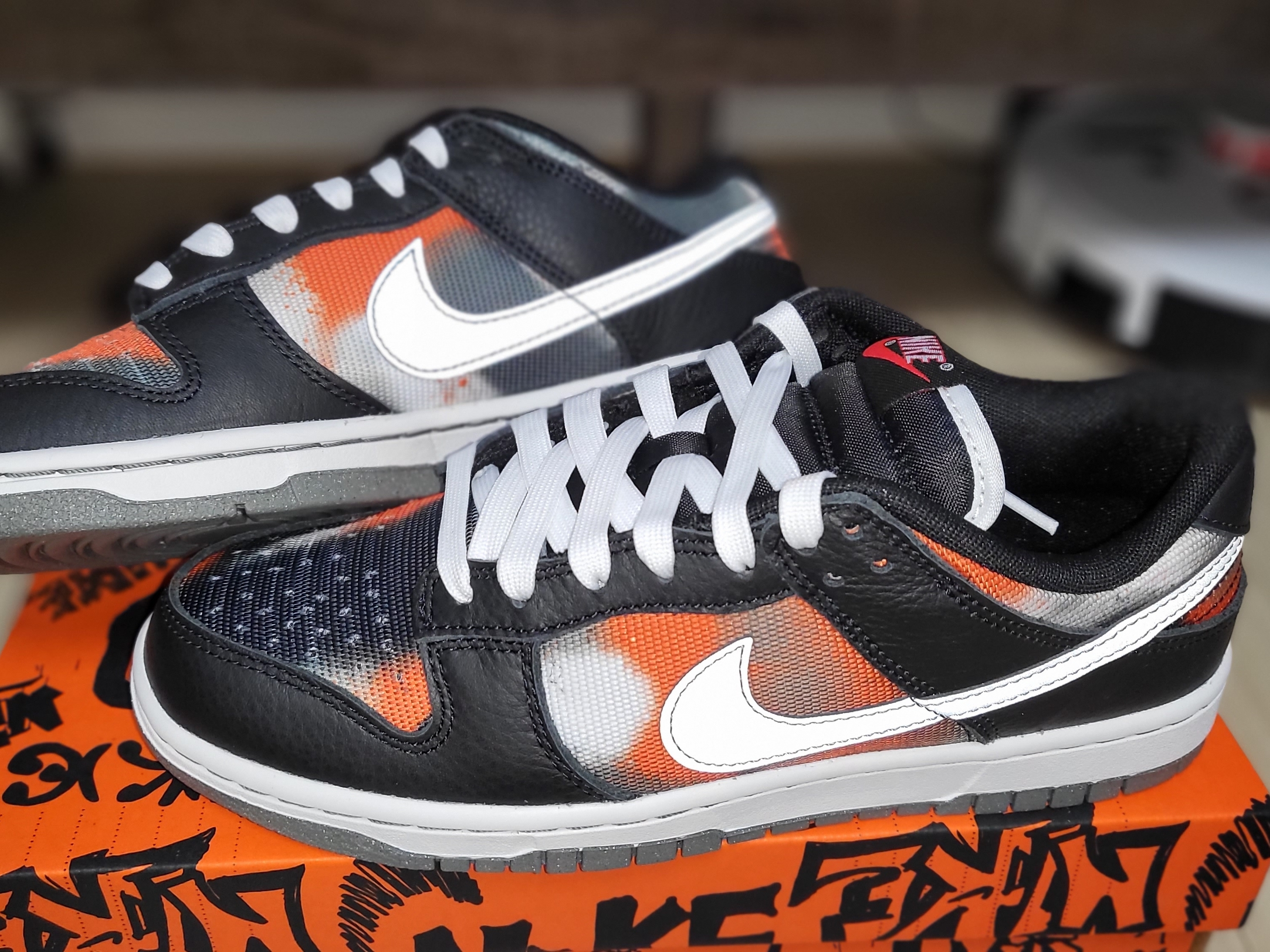 Nike Dunk Low Retro PRM Black and Tumbled Grey 착용 스타일 - 2
