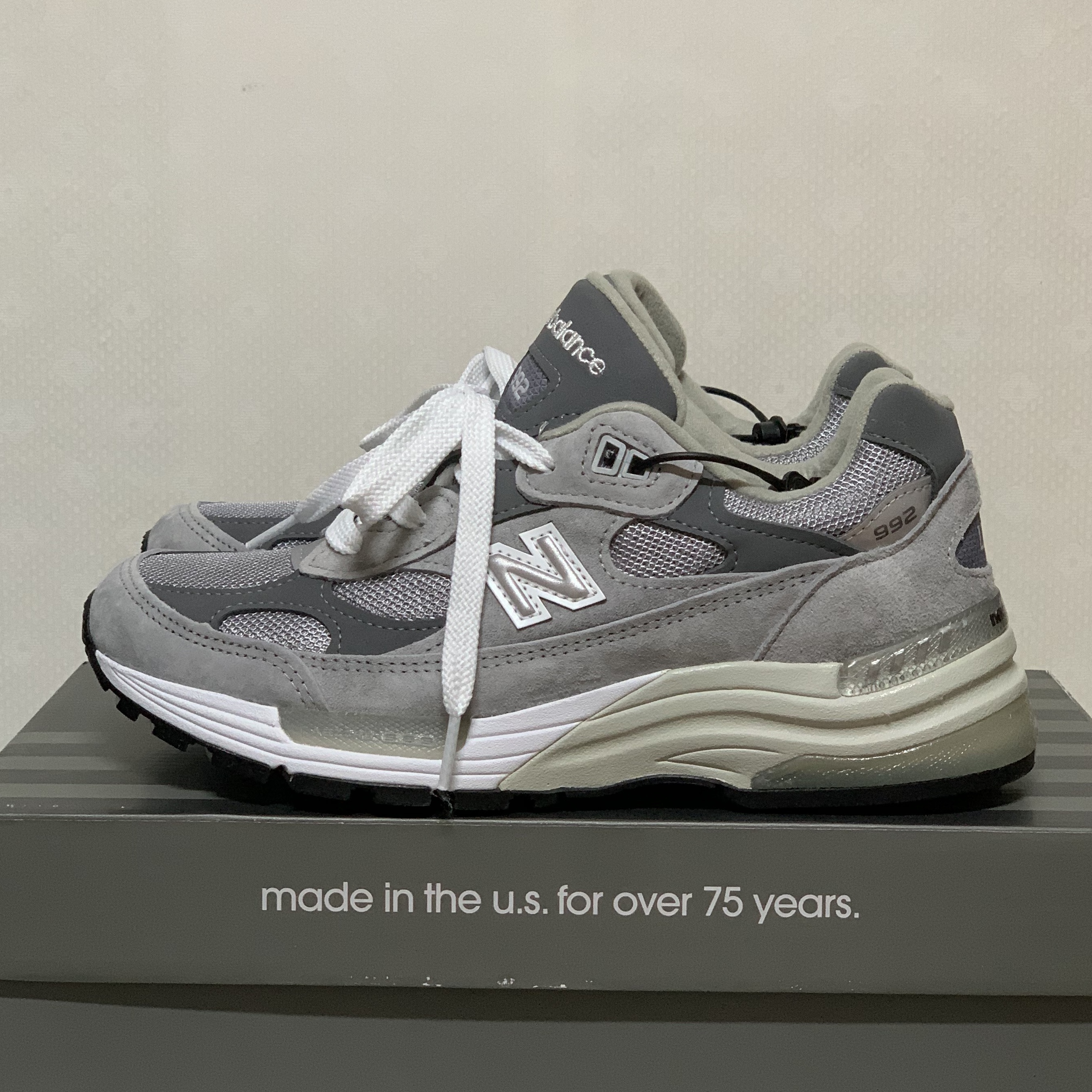 New Balance 992 Made in USA Grey - D Standard 착용 스타일 - 3