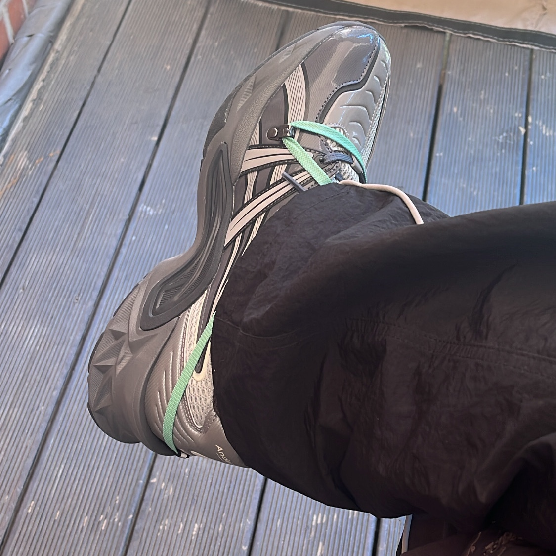 Asics x Andersson Bell HN2-S Protoblast Smoke Grey 착용 스타일 - 2