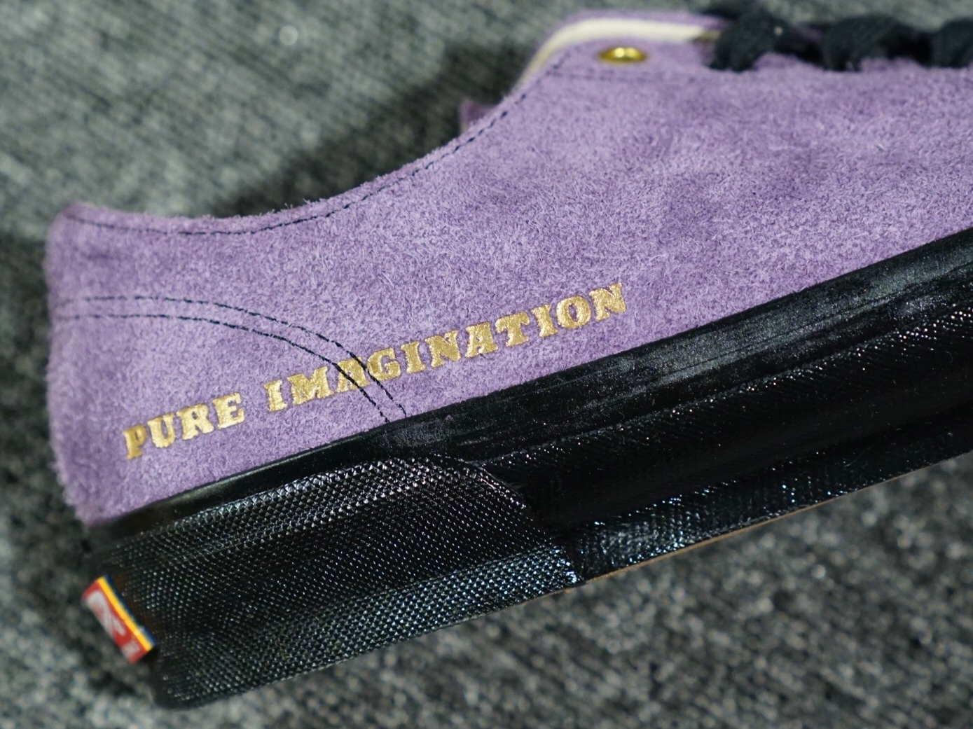 Vans Vault x Julian Klincewicz OG Style 31 LX Grape Jam Black Beauty 착용 스타일 - 2