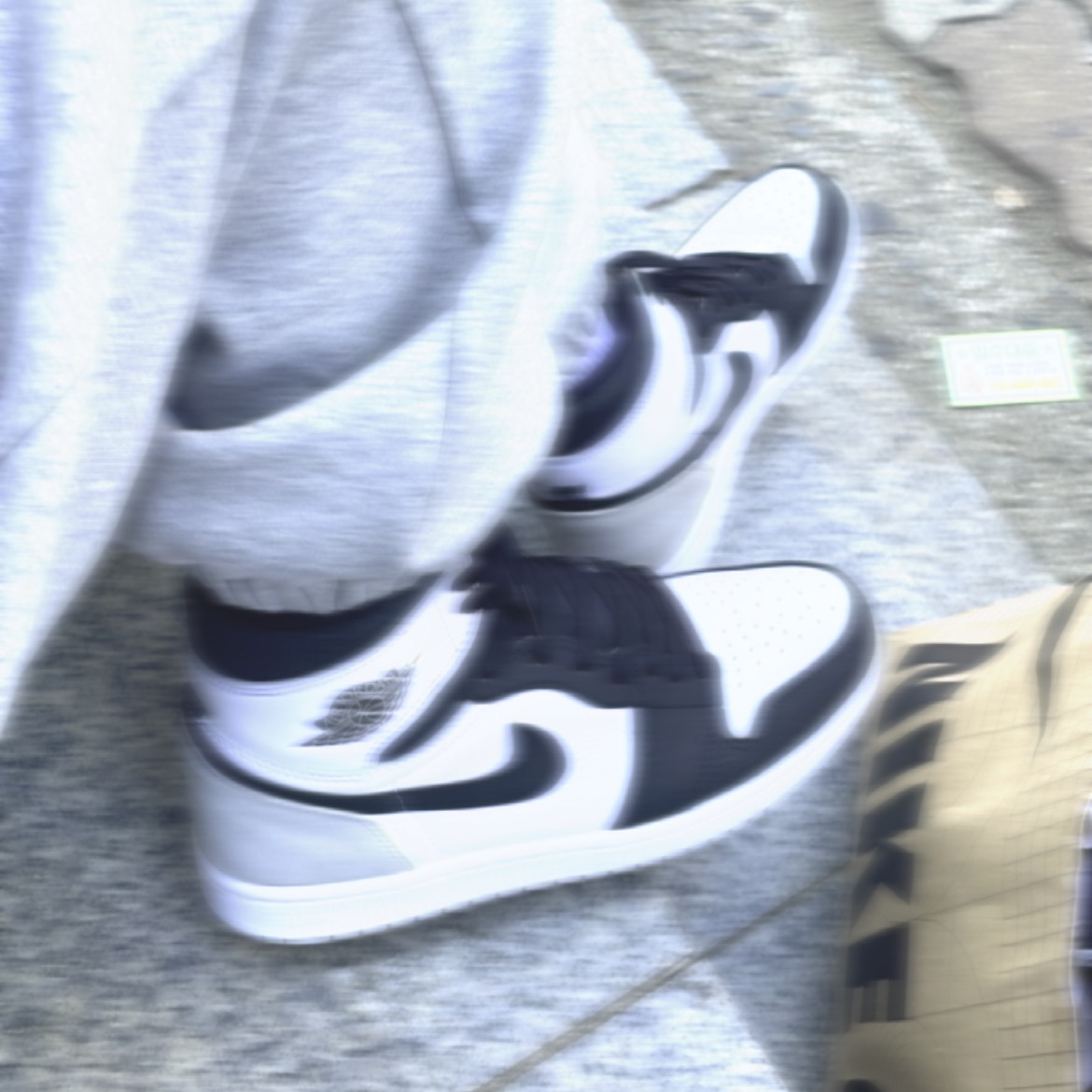 Jordan 1 Retro High OG Bleached Coral 착용 스타일