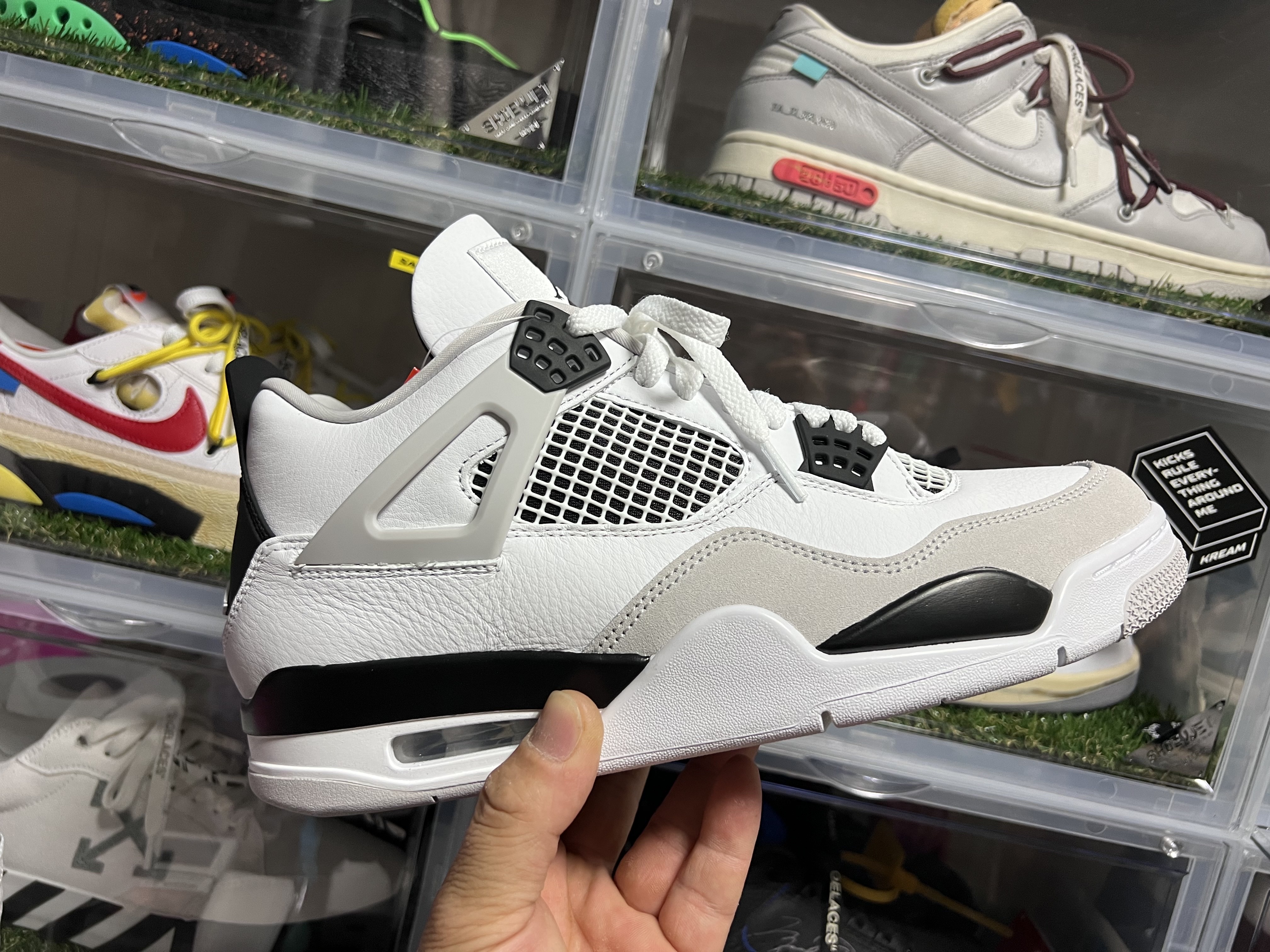 Jordan 4 Retro White and Black 착용 스타일 - 1