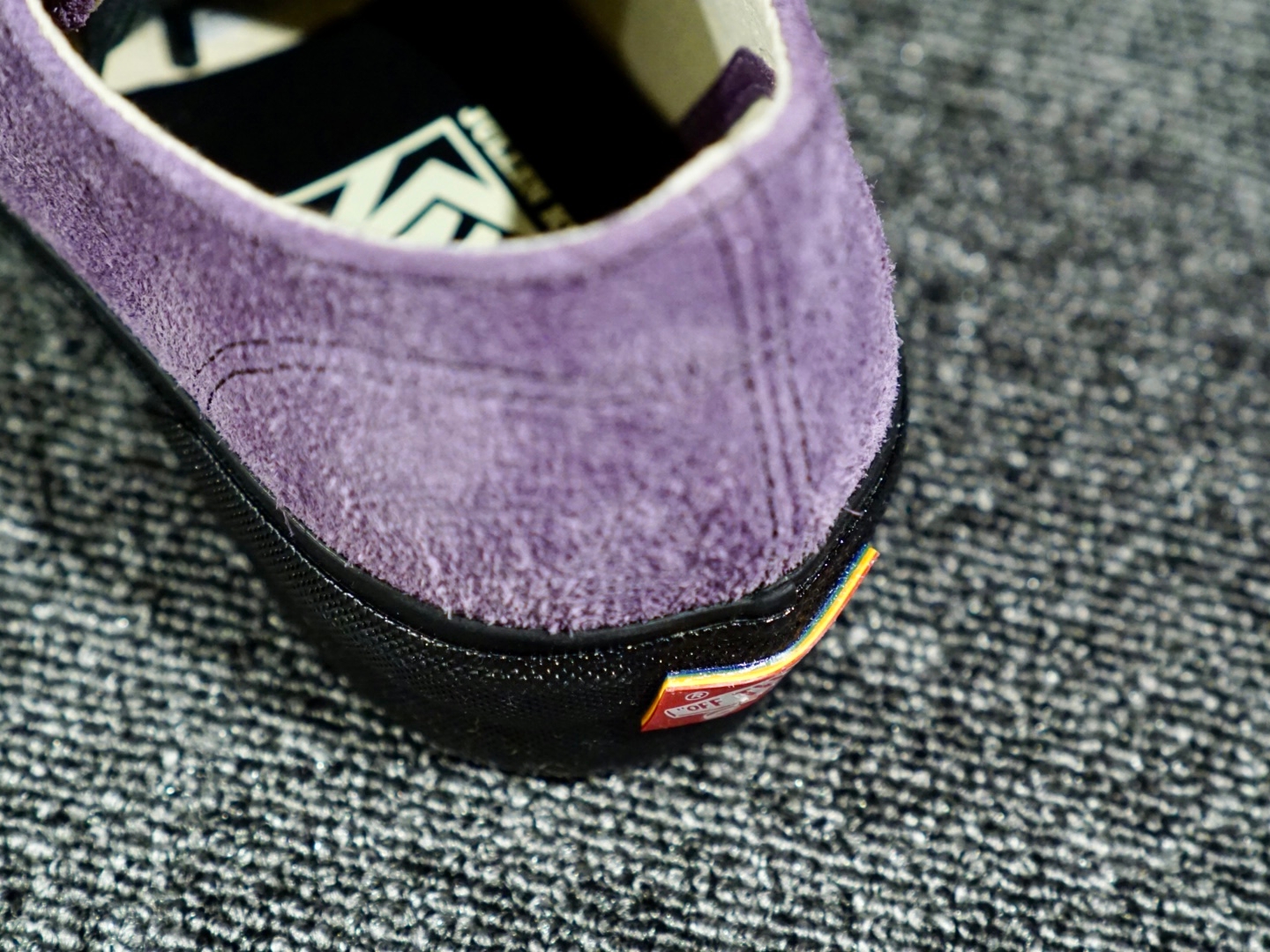 Vans Vault x Julian Klincewicz OG Style 31 LX Grape Jam Black Beauty 착용 스타일 - 3